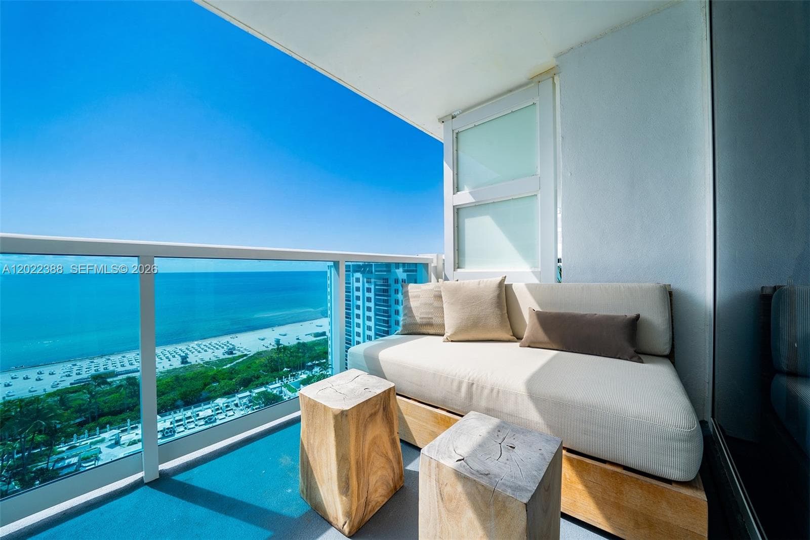 A12022388 — Miami Beach — 19