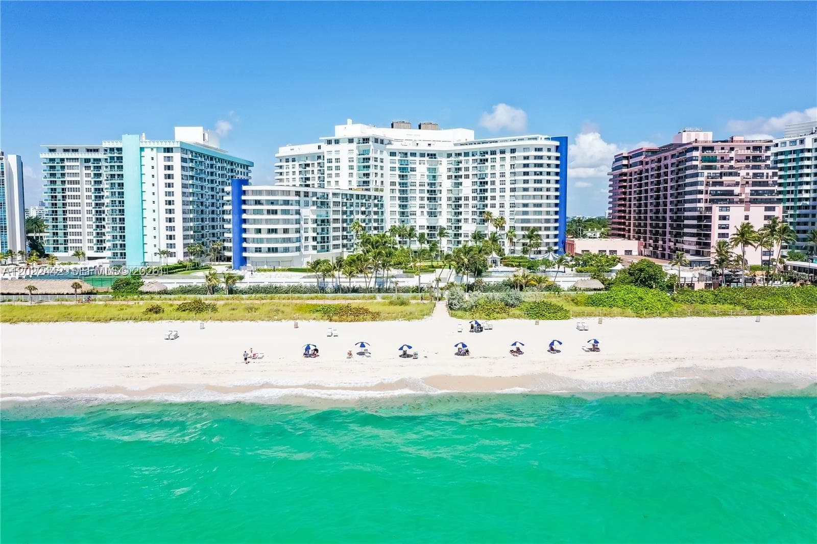 A12022442 — Miami Beach — 37