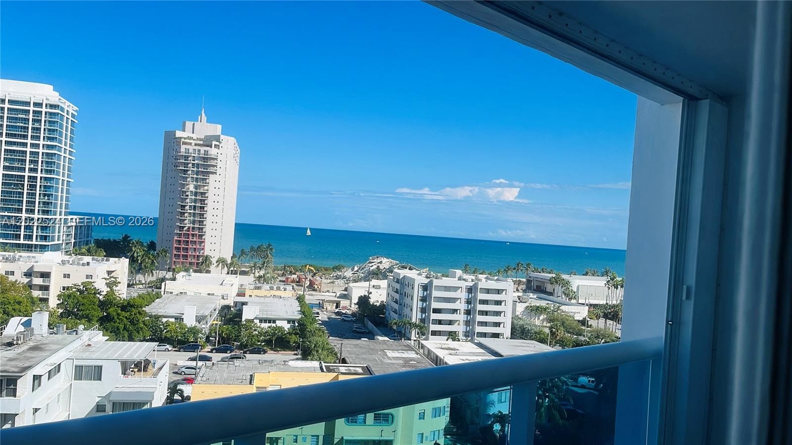 A12022524 — Miami Beach — 2