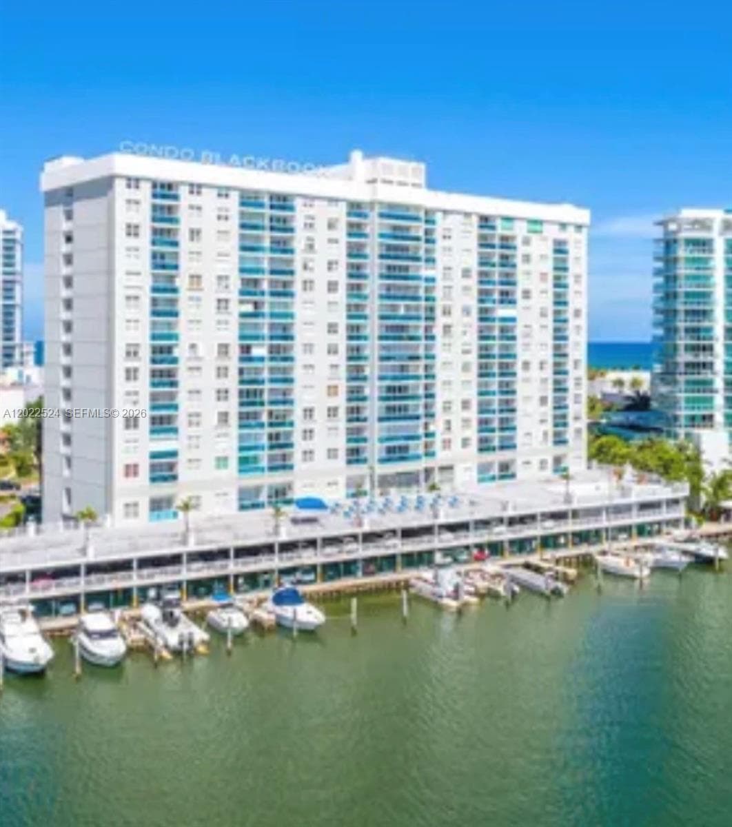 A12022524 — Miami Beach — 17