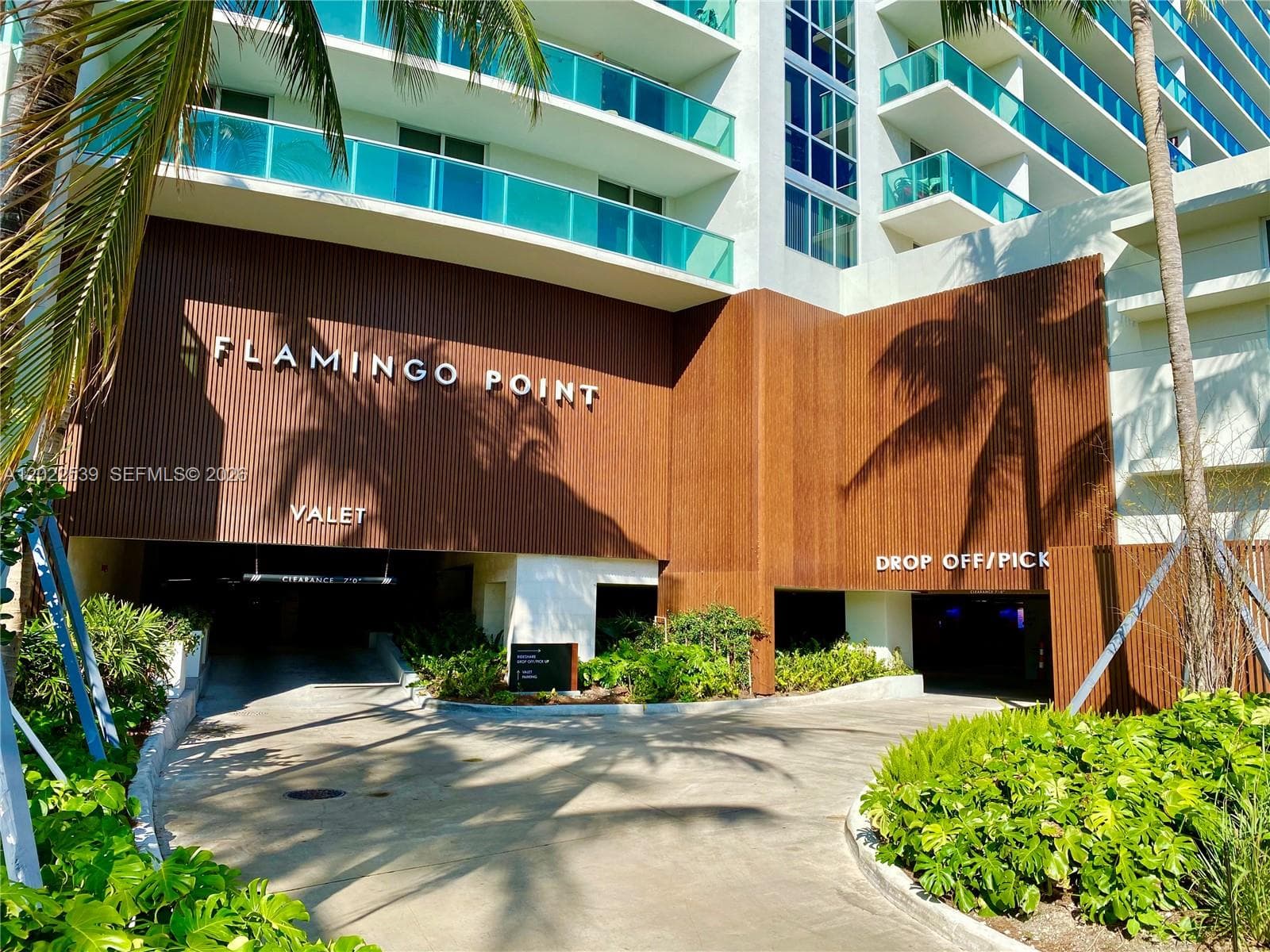 A12022539 — Miami Beach — 23