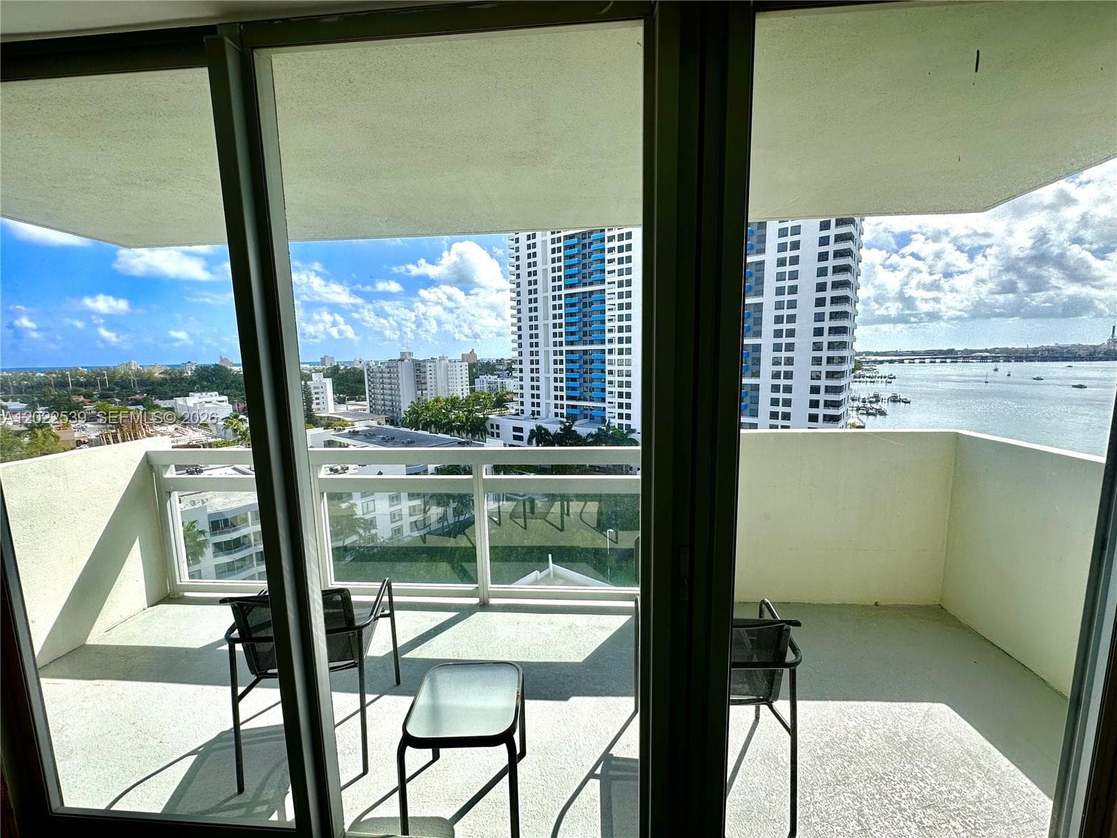 A12022539 — Miami Beach — 7