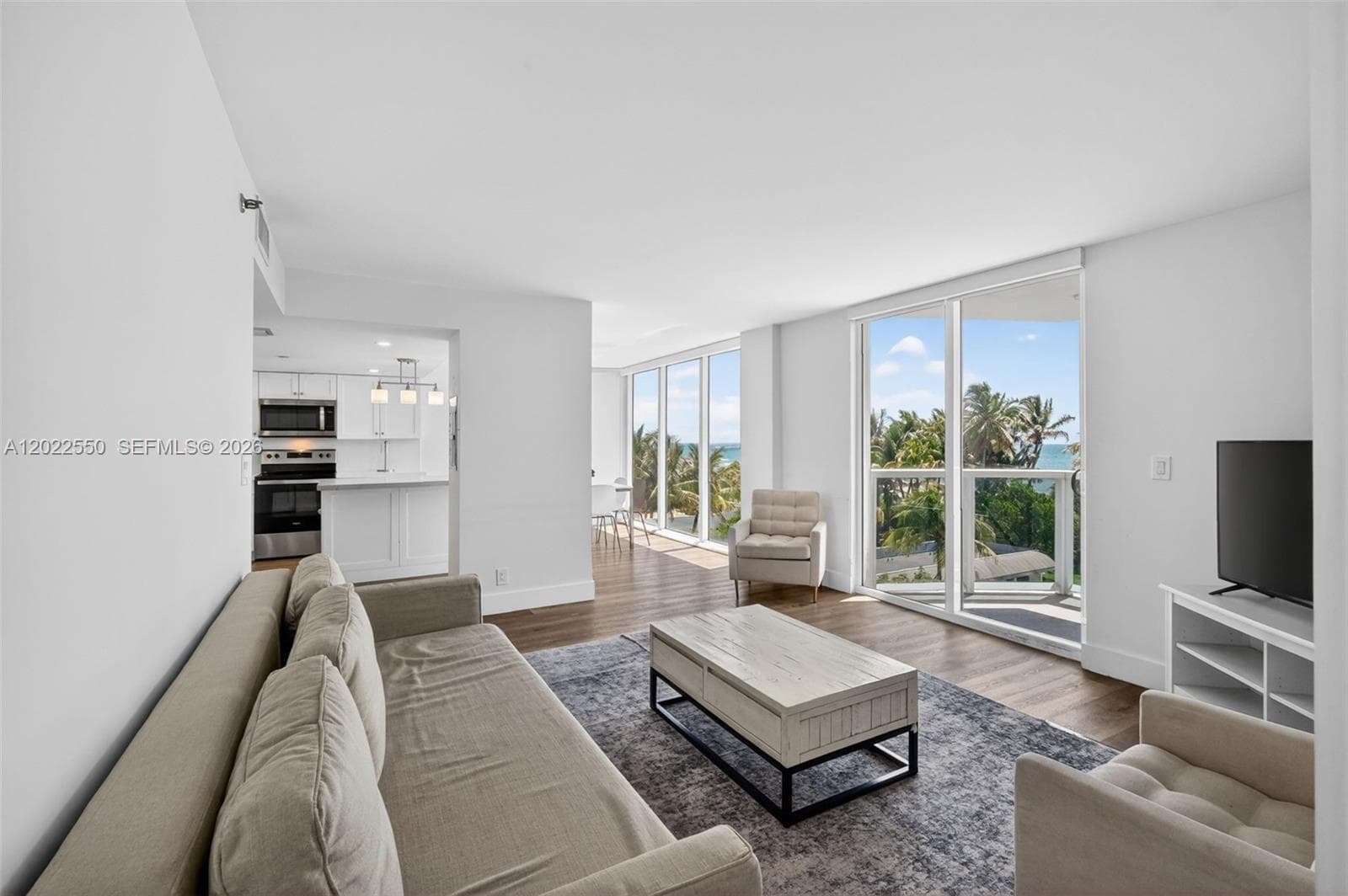 A12022550 — Miami Beach — 5