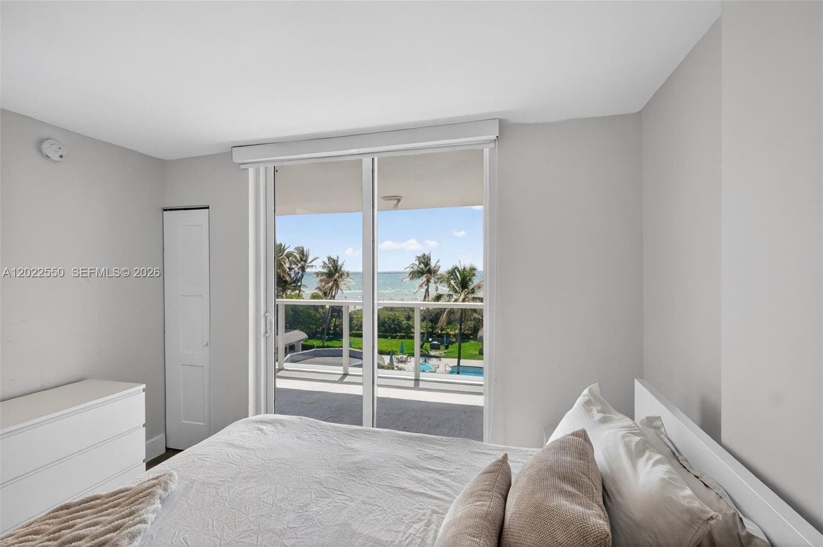 A12022550 — Miami Beach — 9