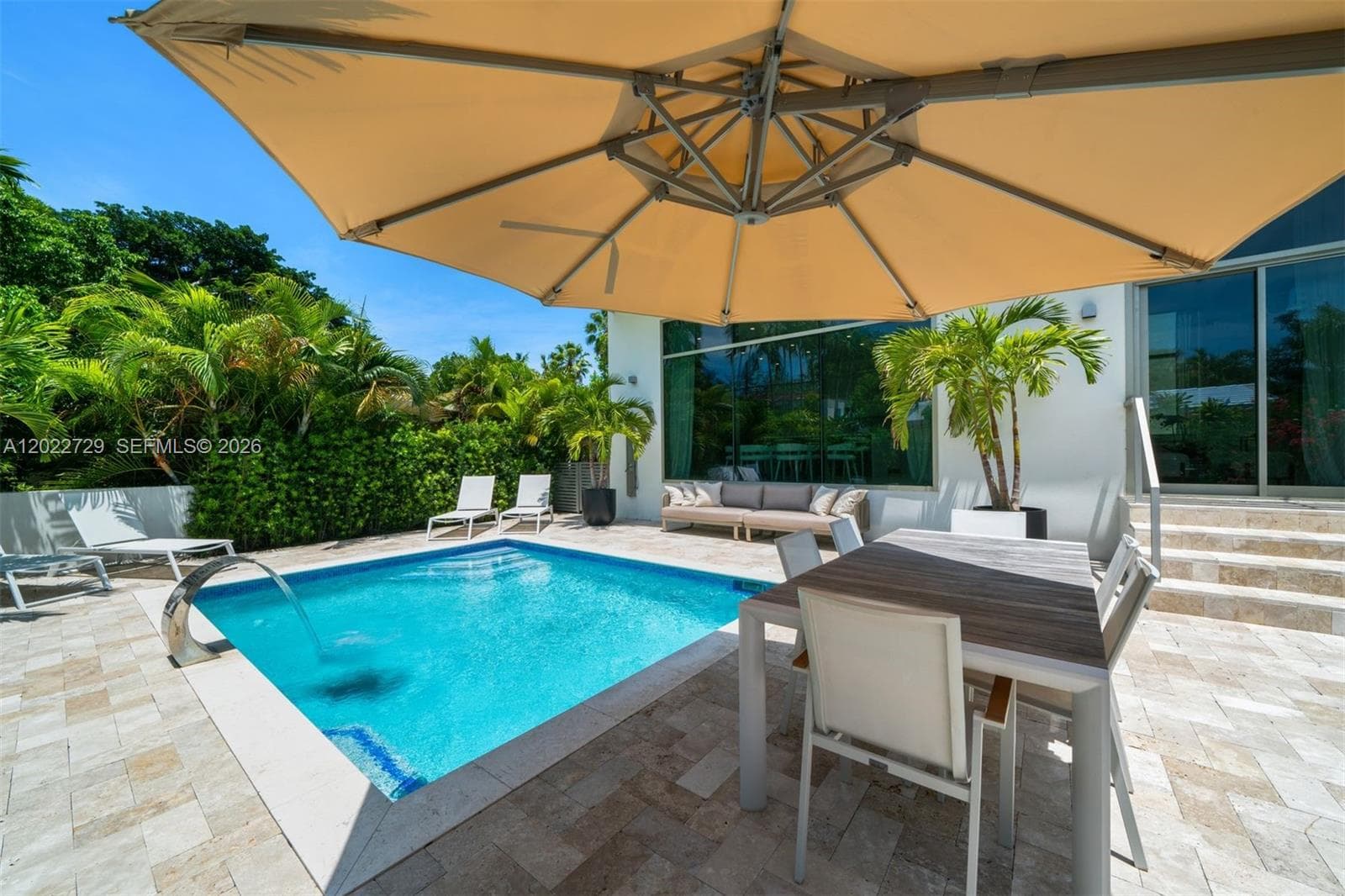 A12022729 — Miami Beach — 36