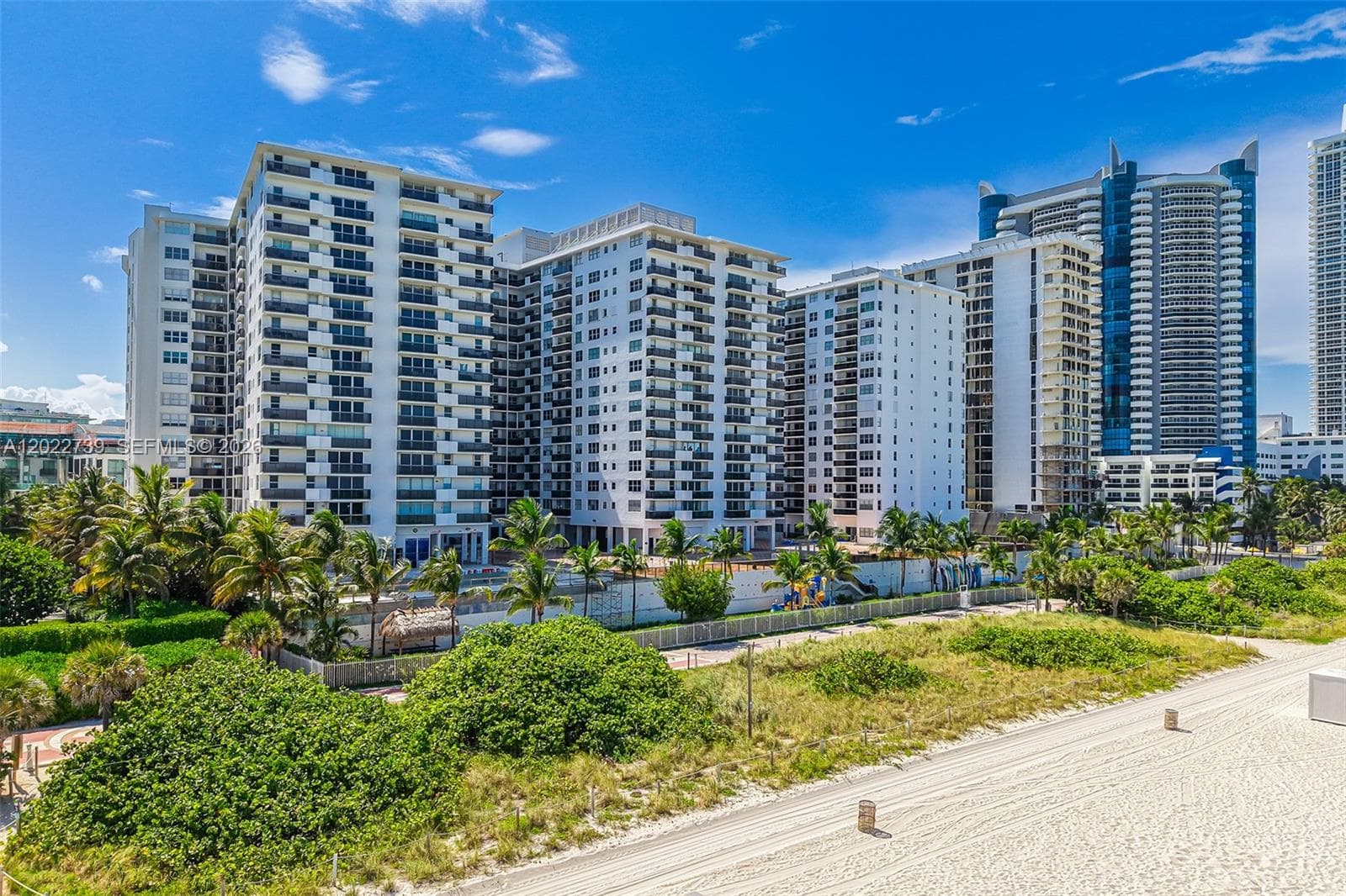A12022739 — Miami Beach — 45