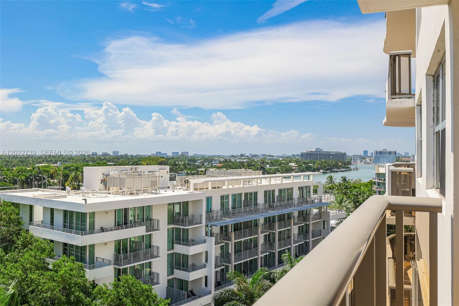 A12022739 — Miami Beach — 19