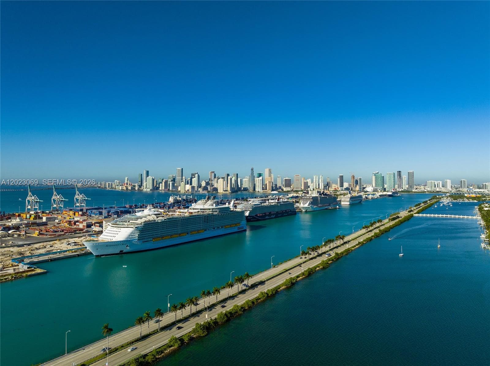 A12023069 — Miami Beach — 26