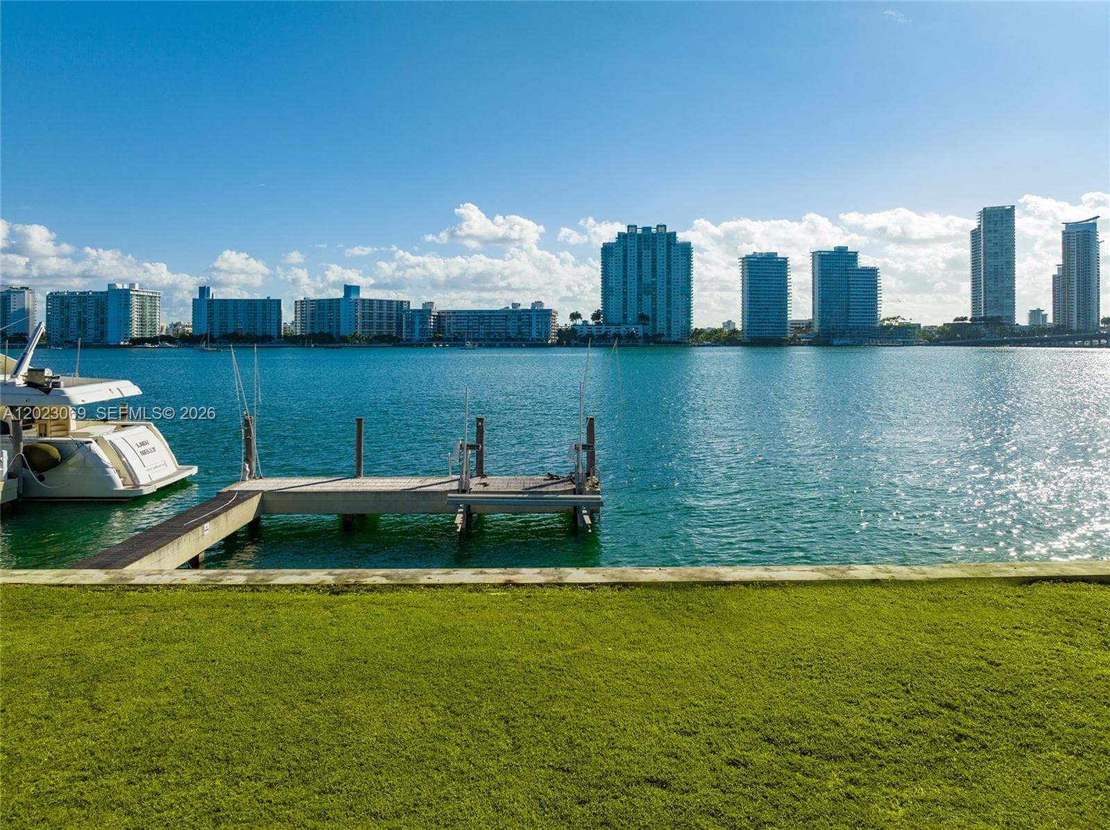 A12023069 — Miami Beach — 9