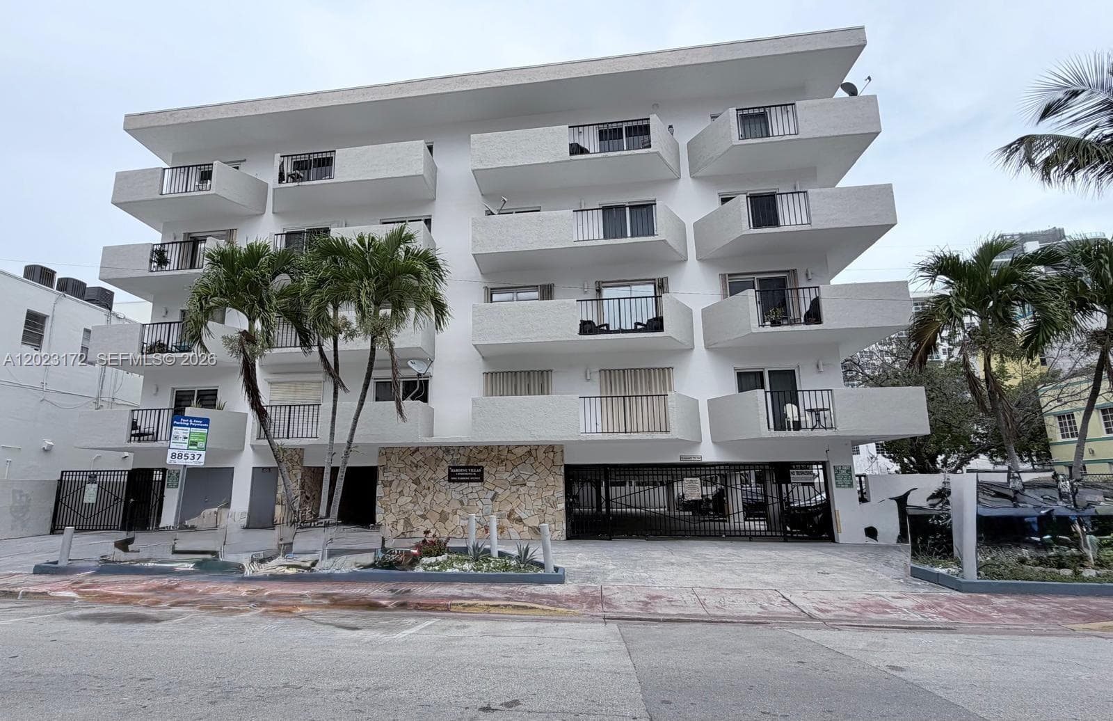 A12023172 — Miami Beach