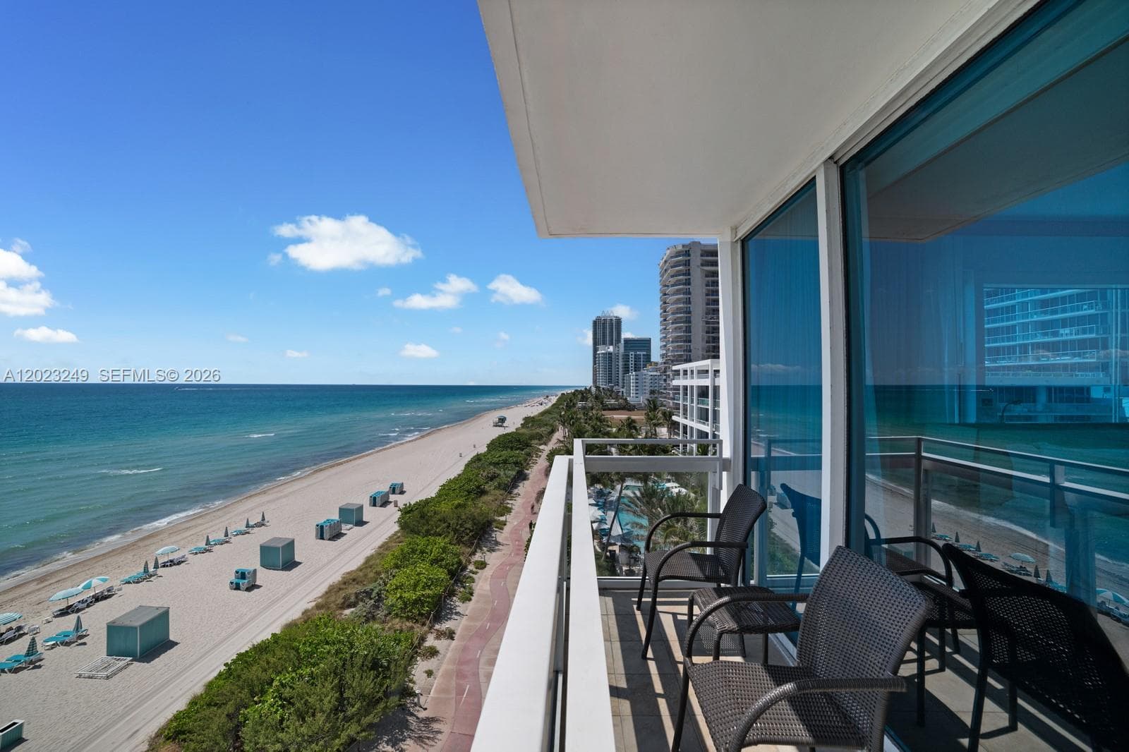A12023249 — Miami Beach — 20