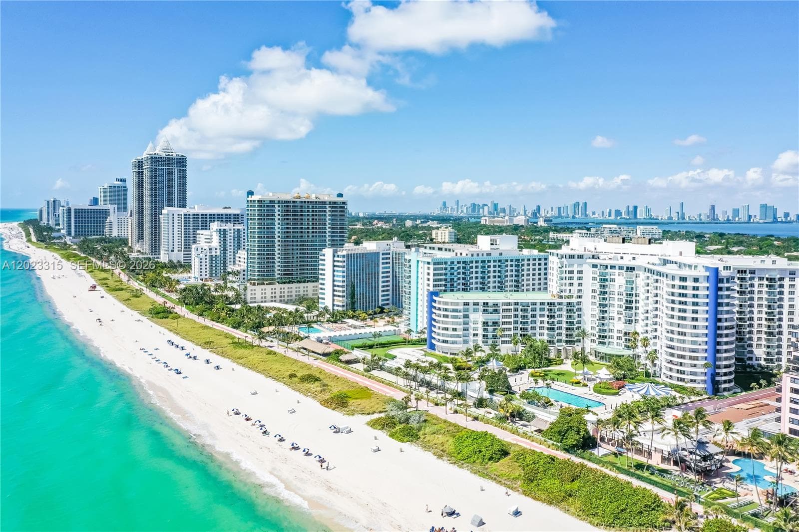 A12023315 — Miami Beach — 23
