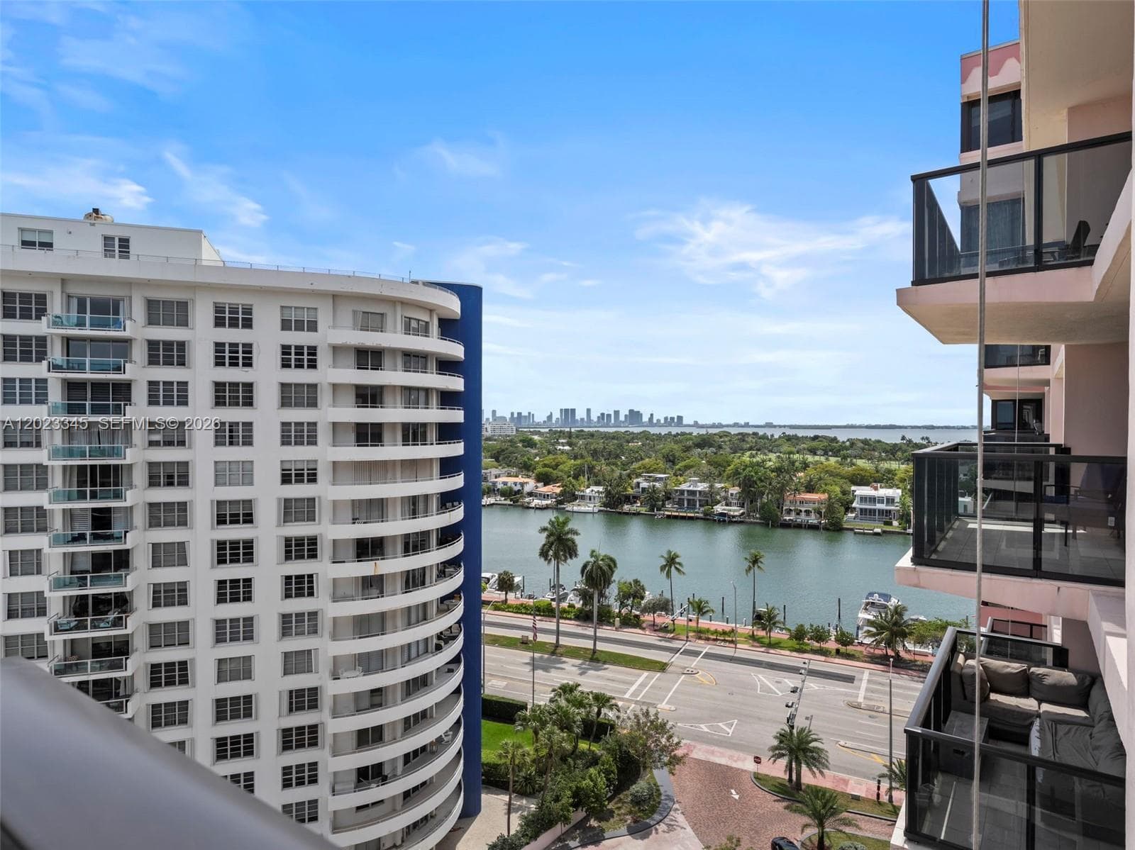 A12023345 — Miami Beach — 19