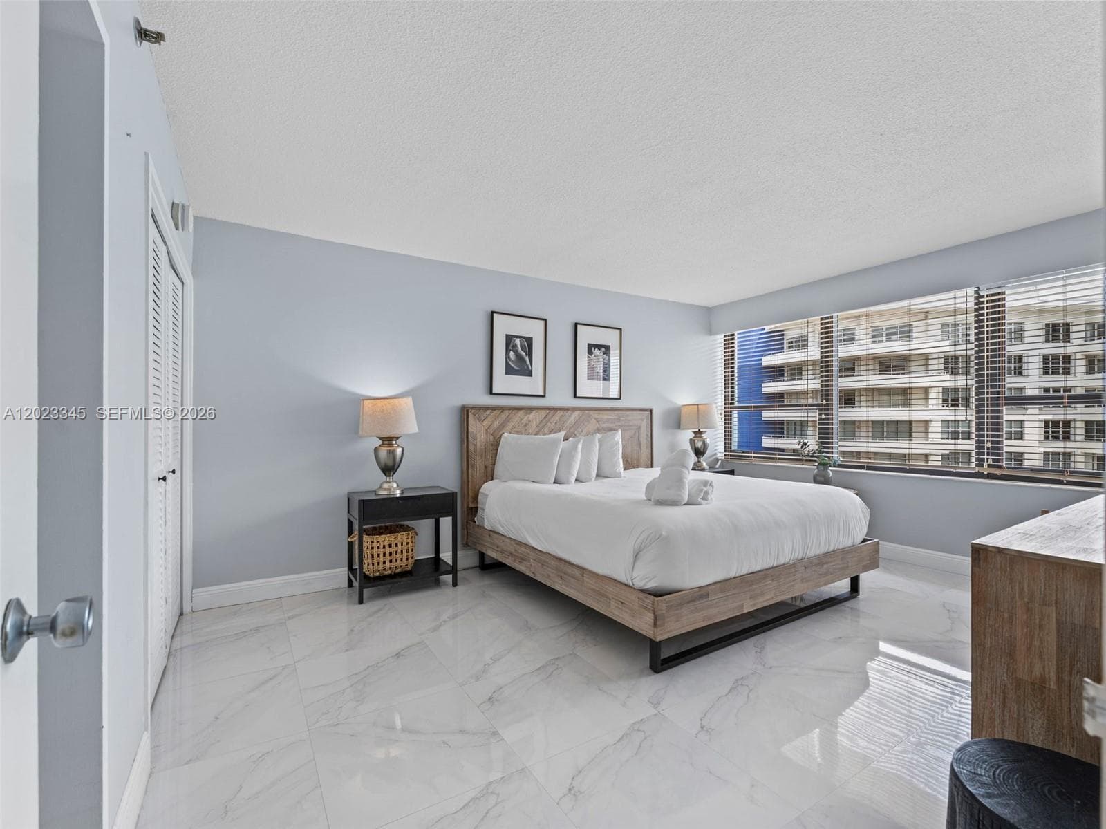A12023345 — Miami Beach — 8
