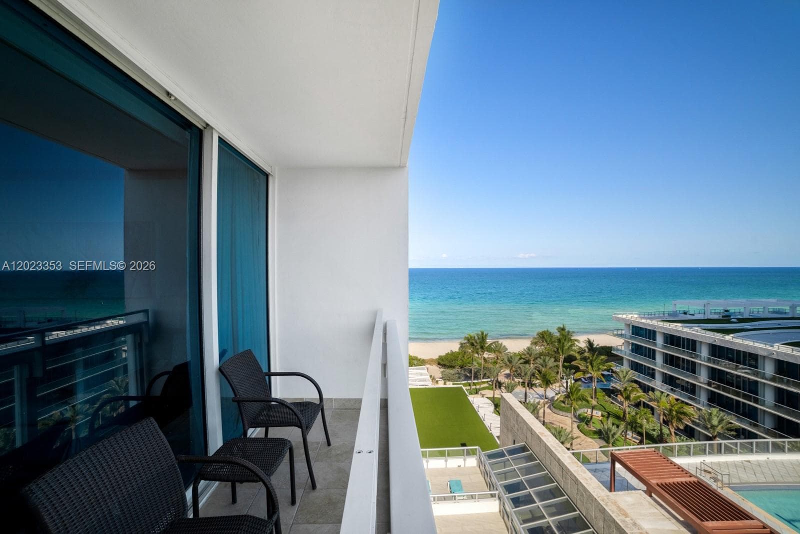 A12023353 — Miami Beach — 20