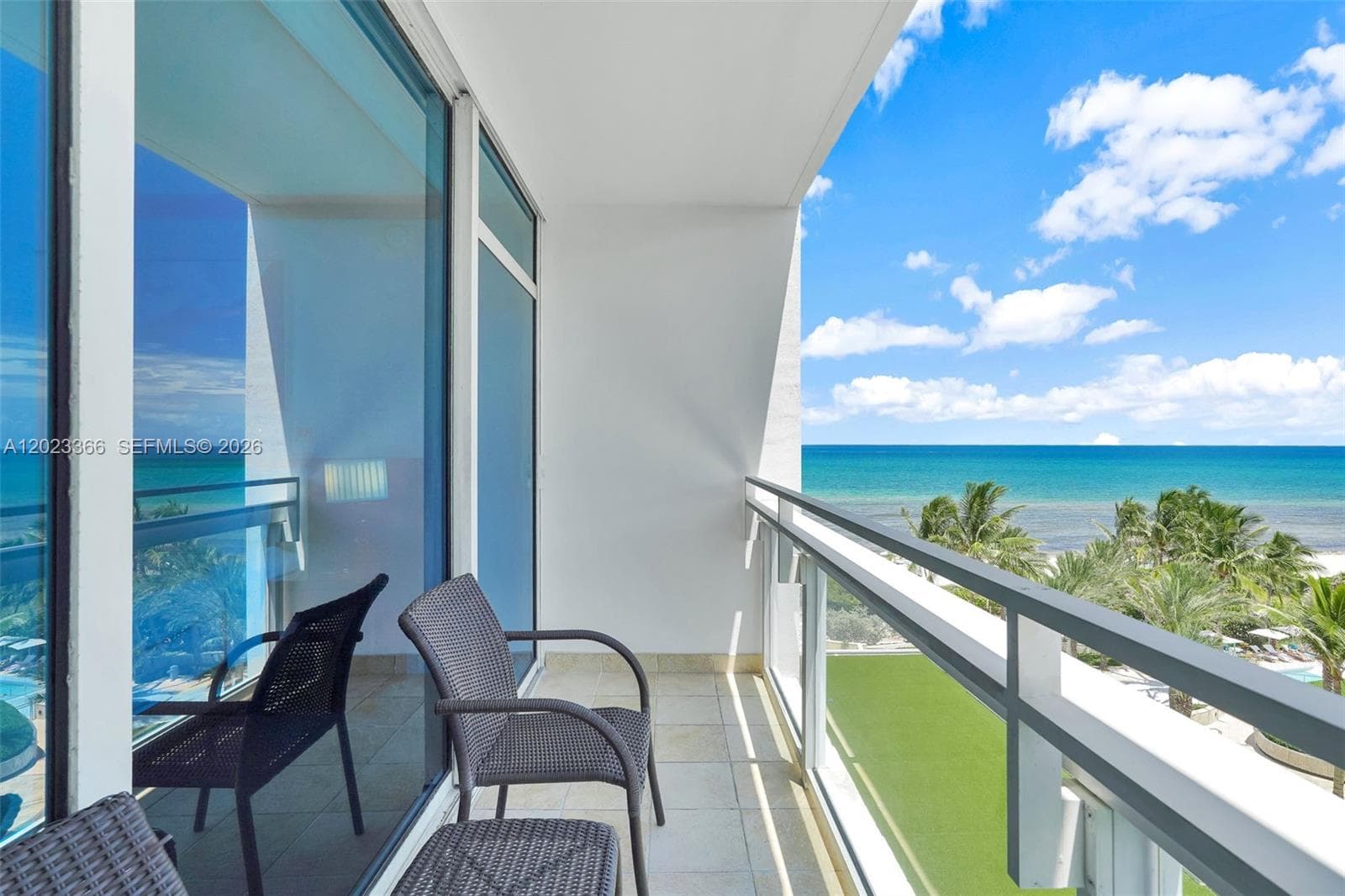A12023366 — Miami Beach — 6