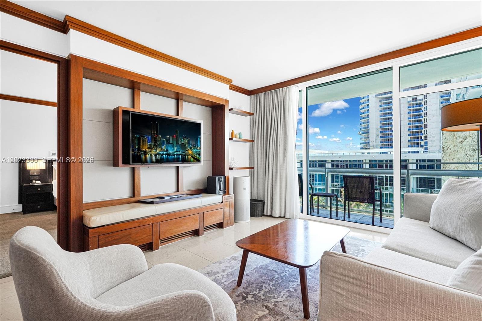 A12023366 — Miami Beach — 9