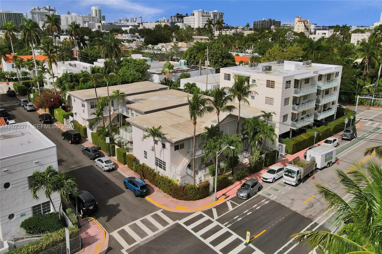 A12023371 — Miami Beach — 27