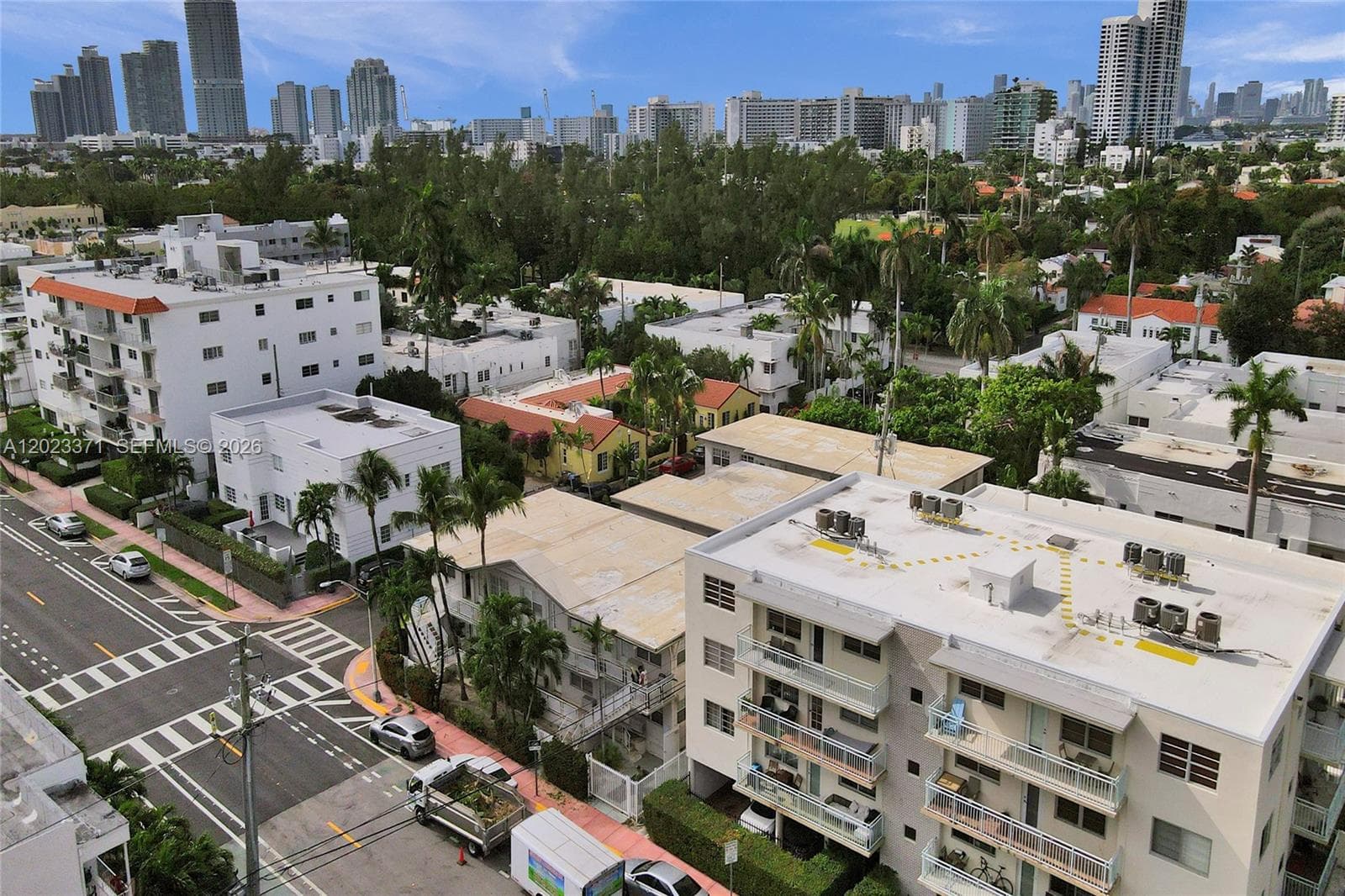 A12023371 — Miami Beach — 18