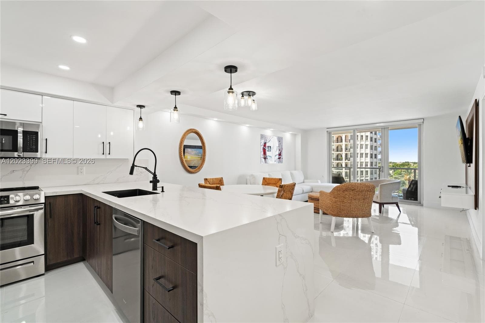 A12023399 — Miami Beach