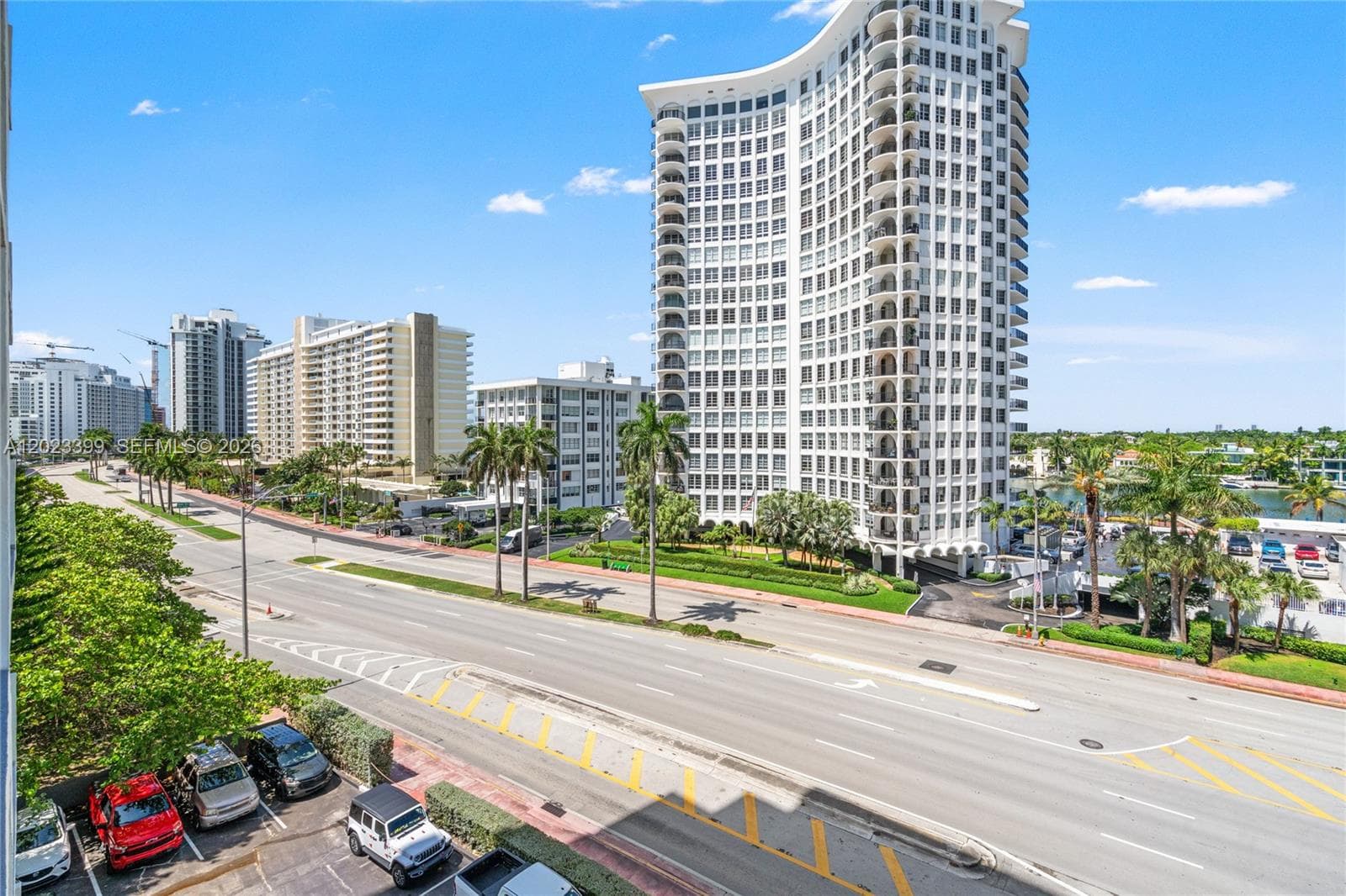 A12023399 — Miami Beach — 45