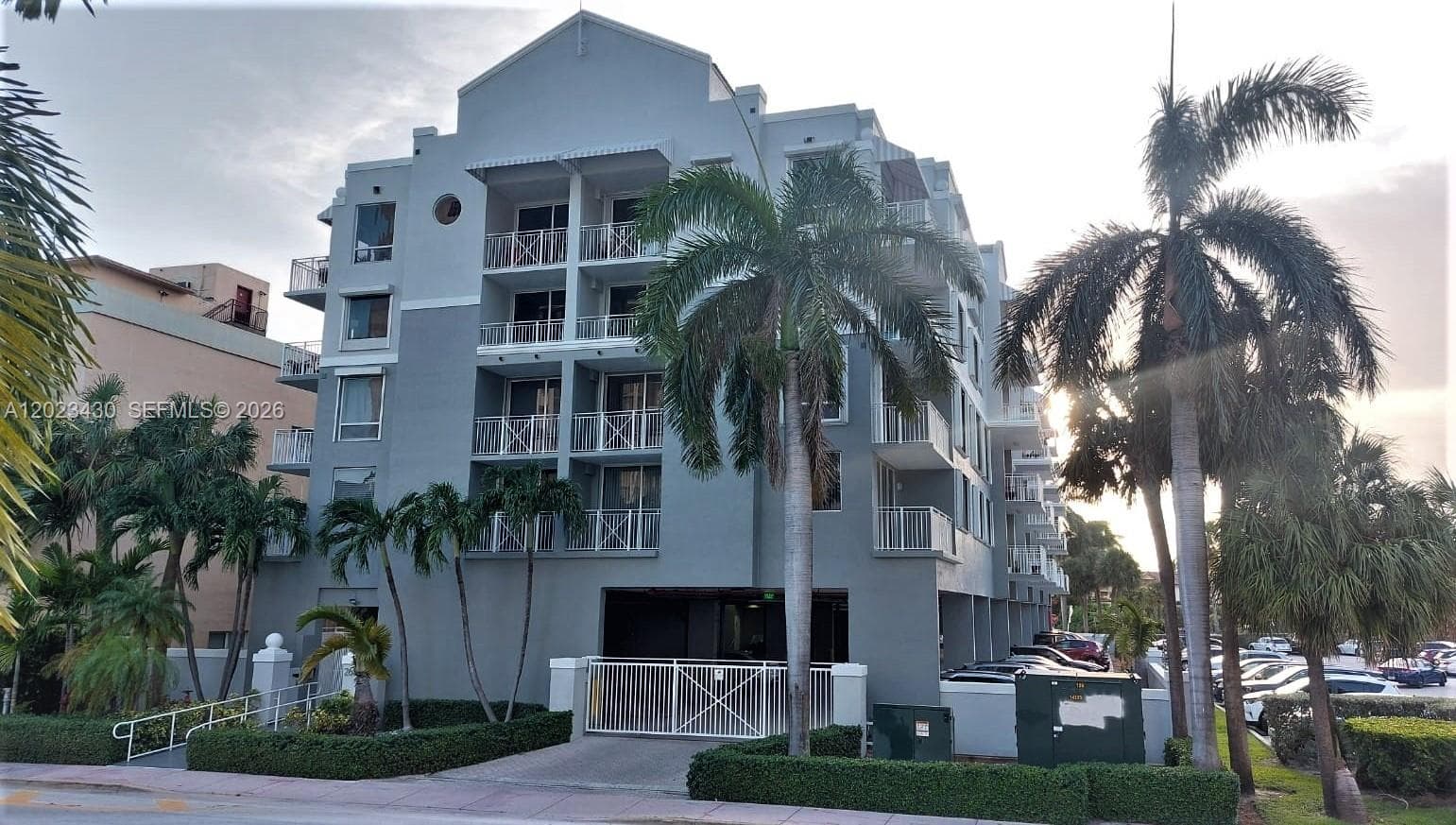 A12023430 — Miami Beach — 10