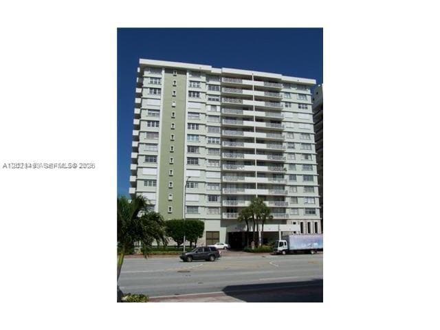 A12023493 — Miami Beach