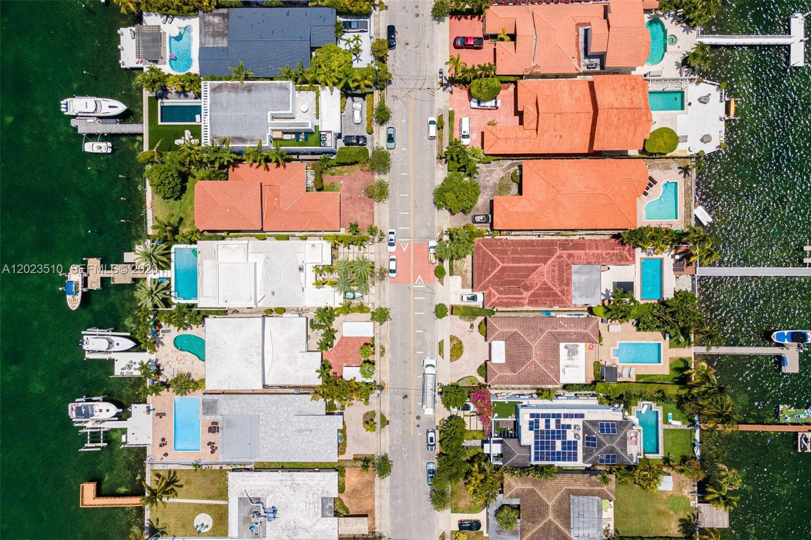 A12023510 — Miami Beach — 3
