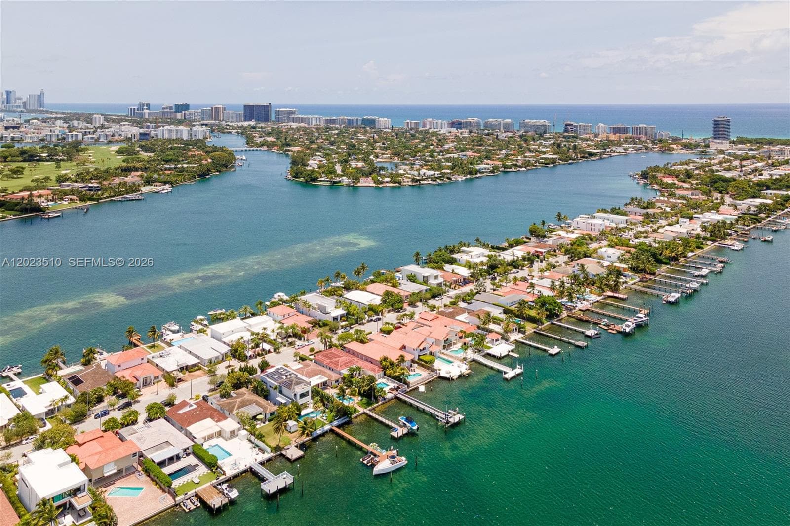 A12023510 — Miami Beach — 64