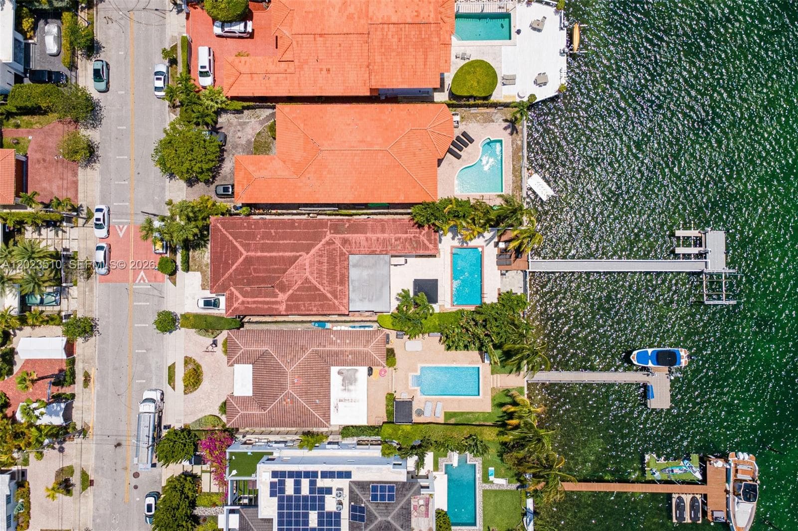 A12023510 — Miami Beach — 4