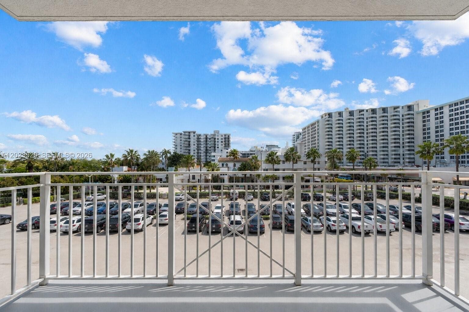 A12023529 — Miami Beach — 23