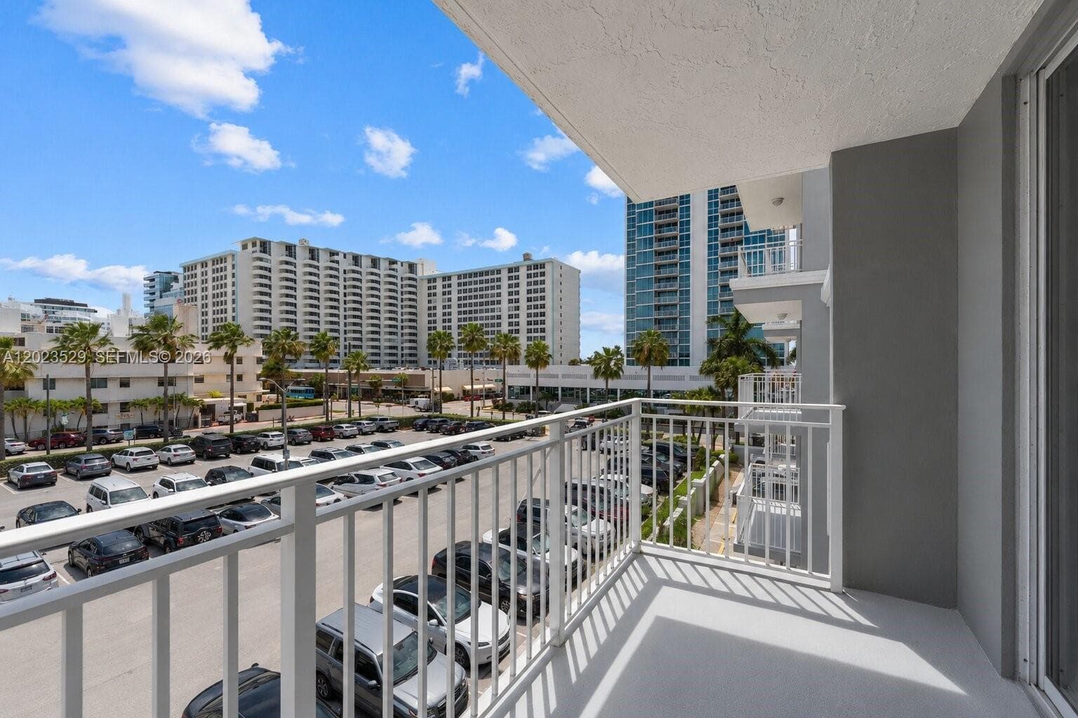 A12023529 — Miami Beach — 24