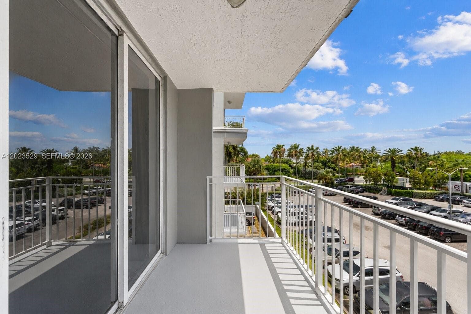 A12023529 — Miami Beach — 25