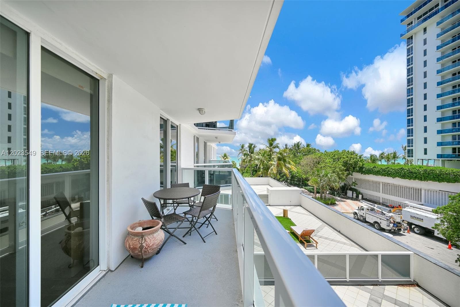 A12023549 — Miami Beach — 22
