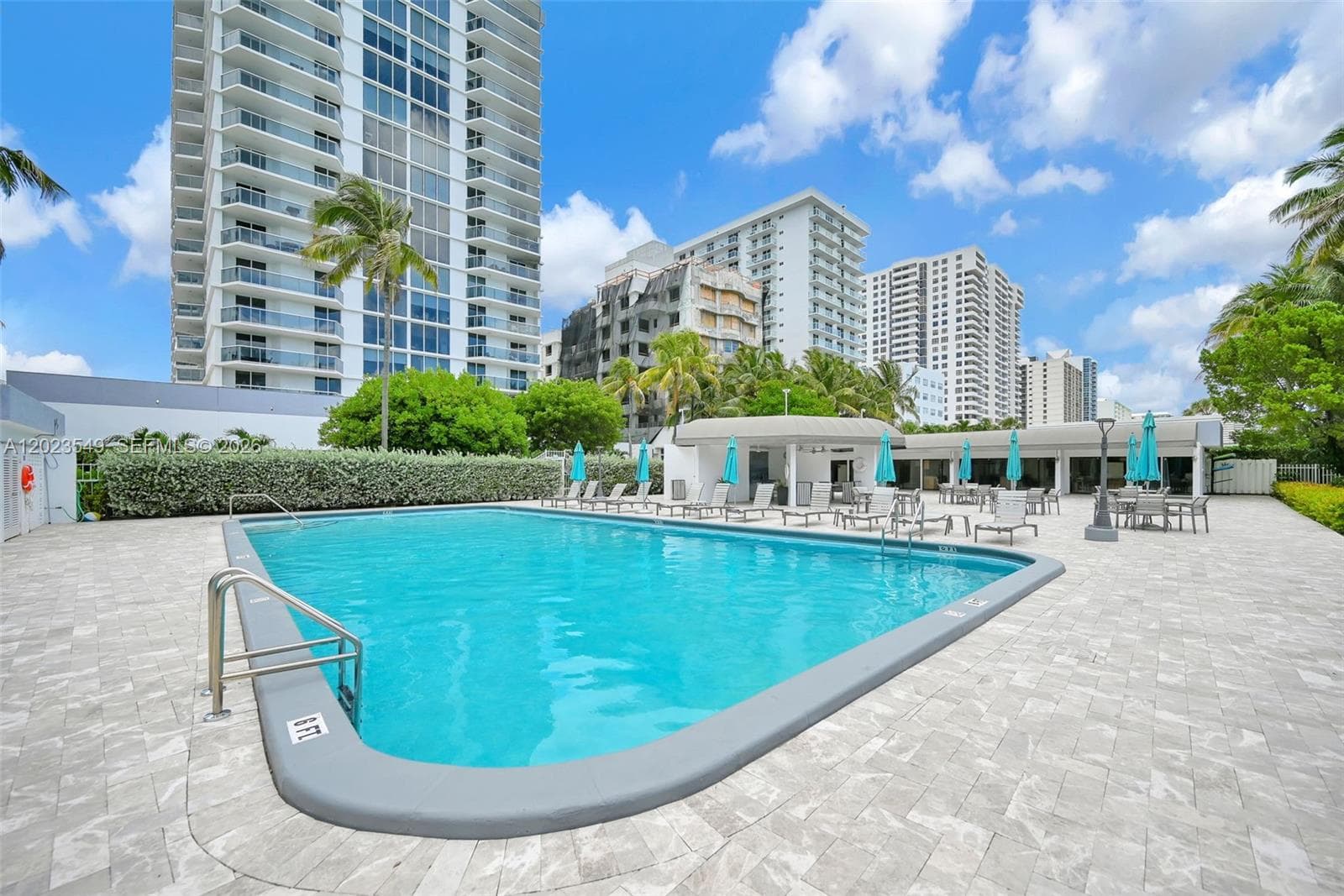 A12023549 — Miami Beach — 30