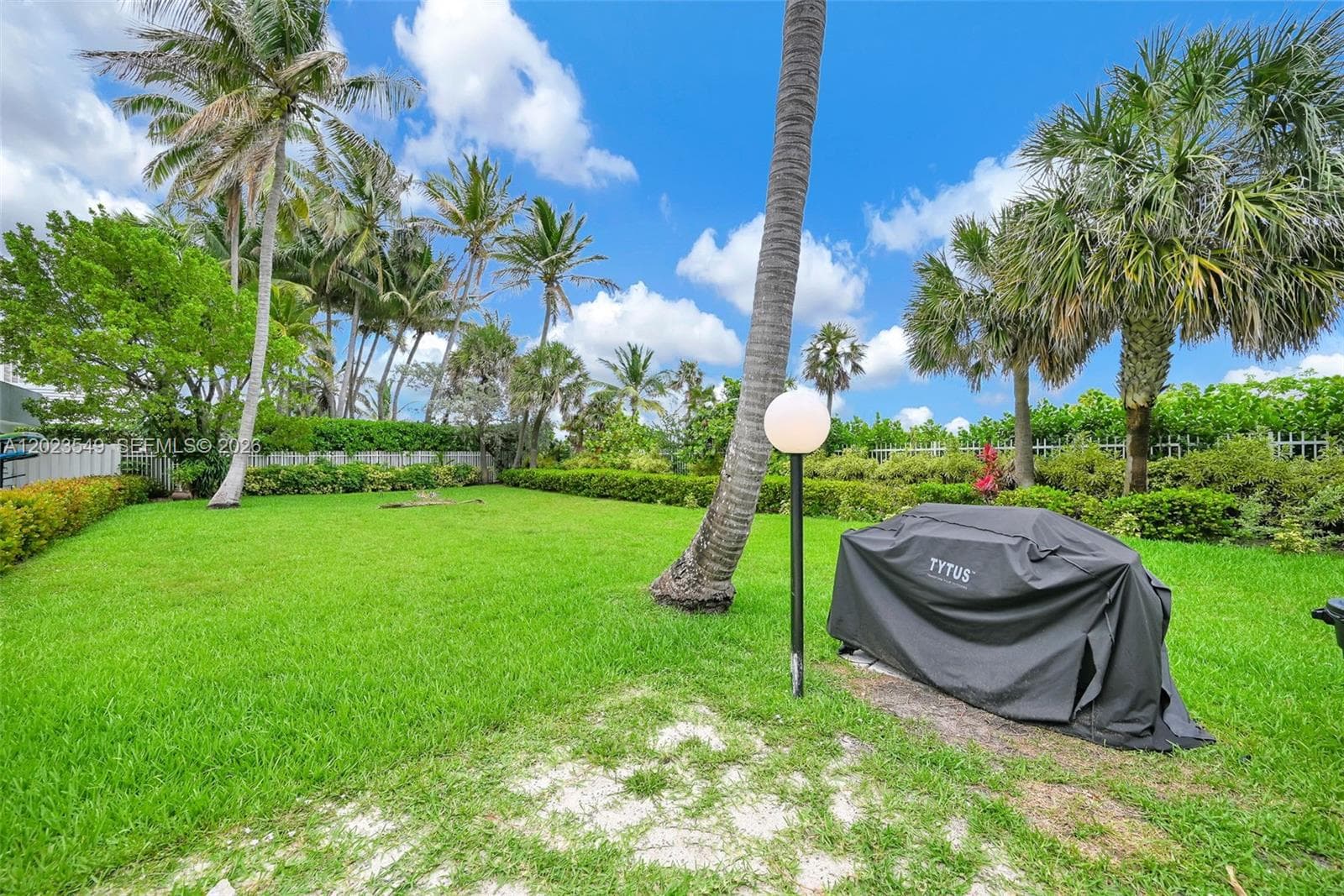 A12023549 — Miami Beach — 38