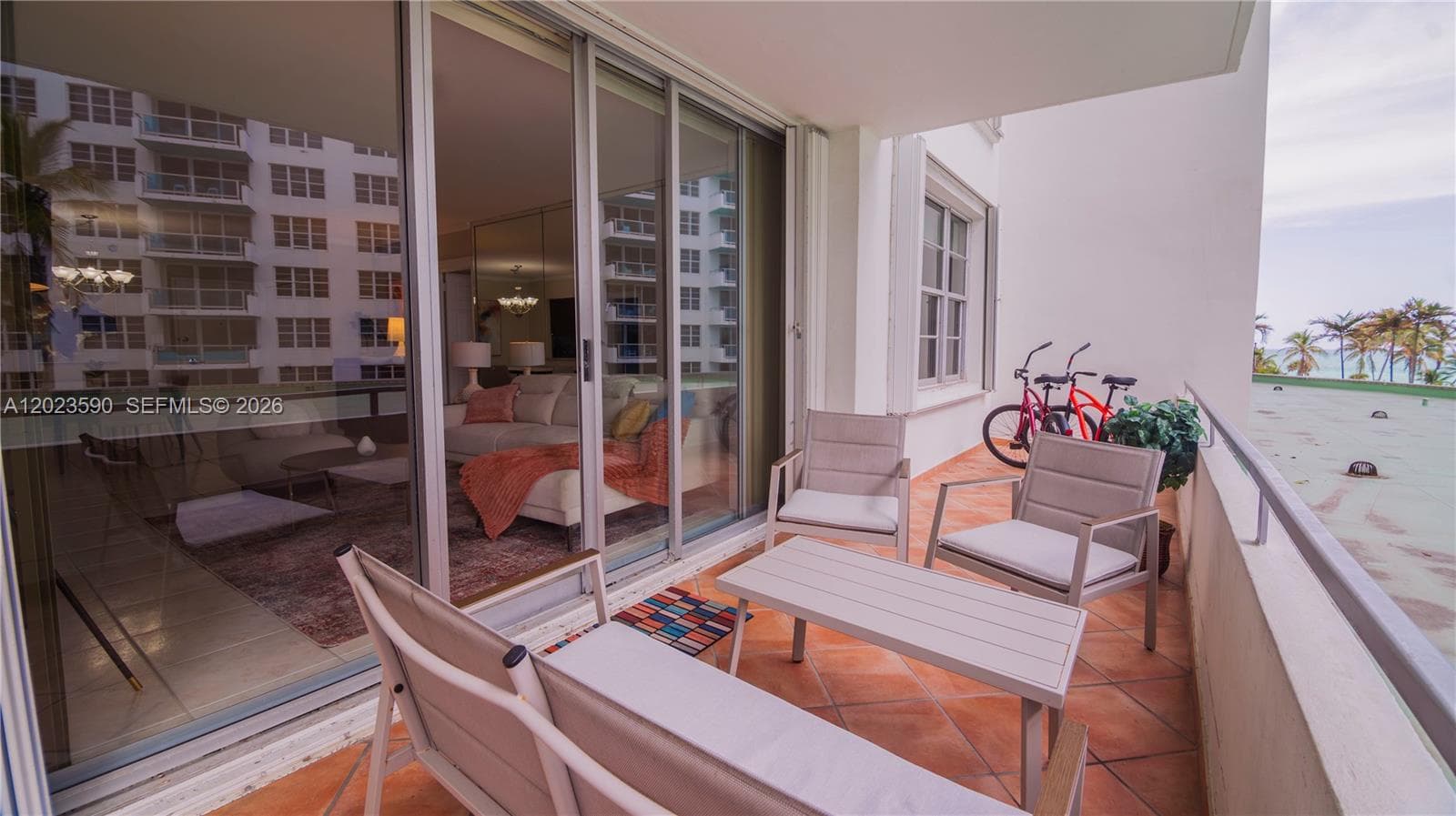 A12023590 — Miami Beach — 22