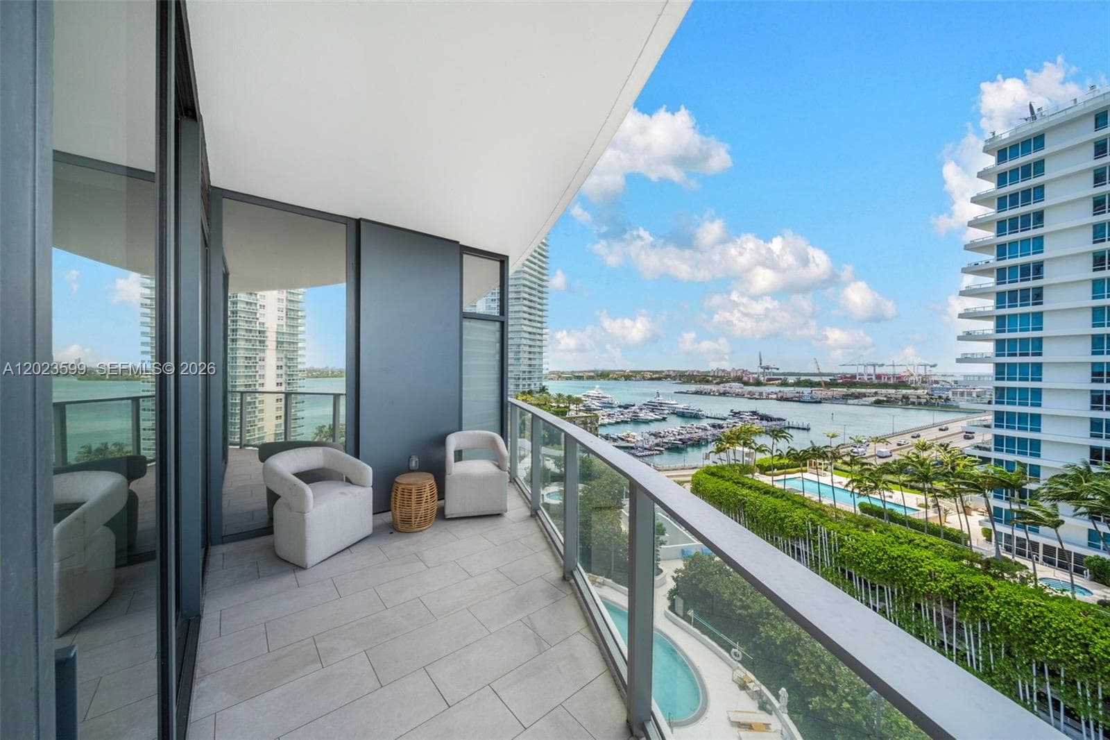 A12023599 — Miami Beach — 42