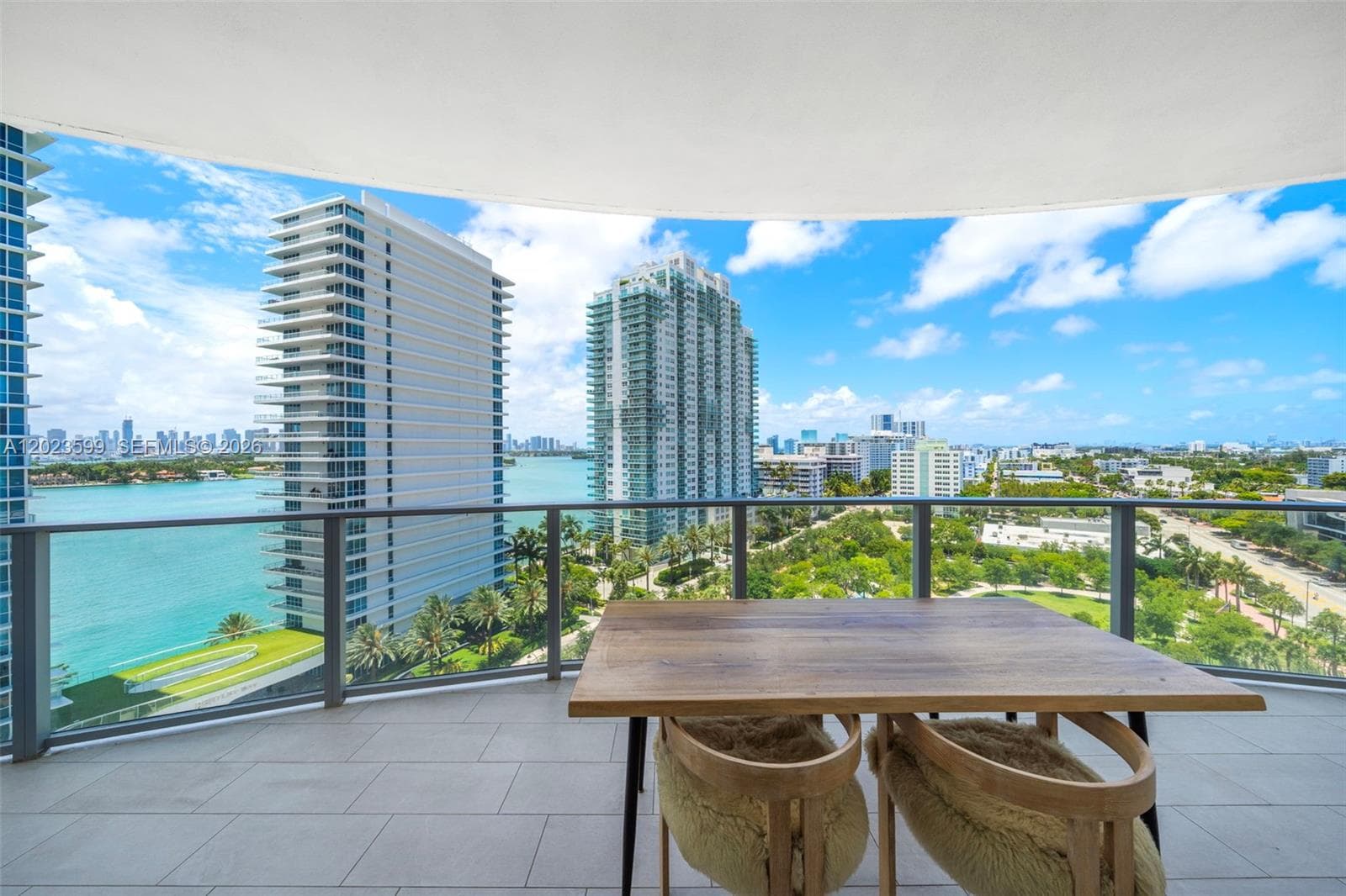 A12023599 — Miami Beach — 46