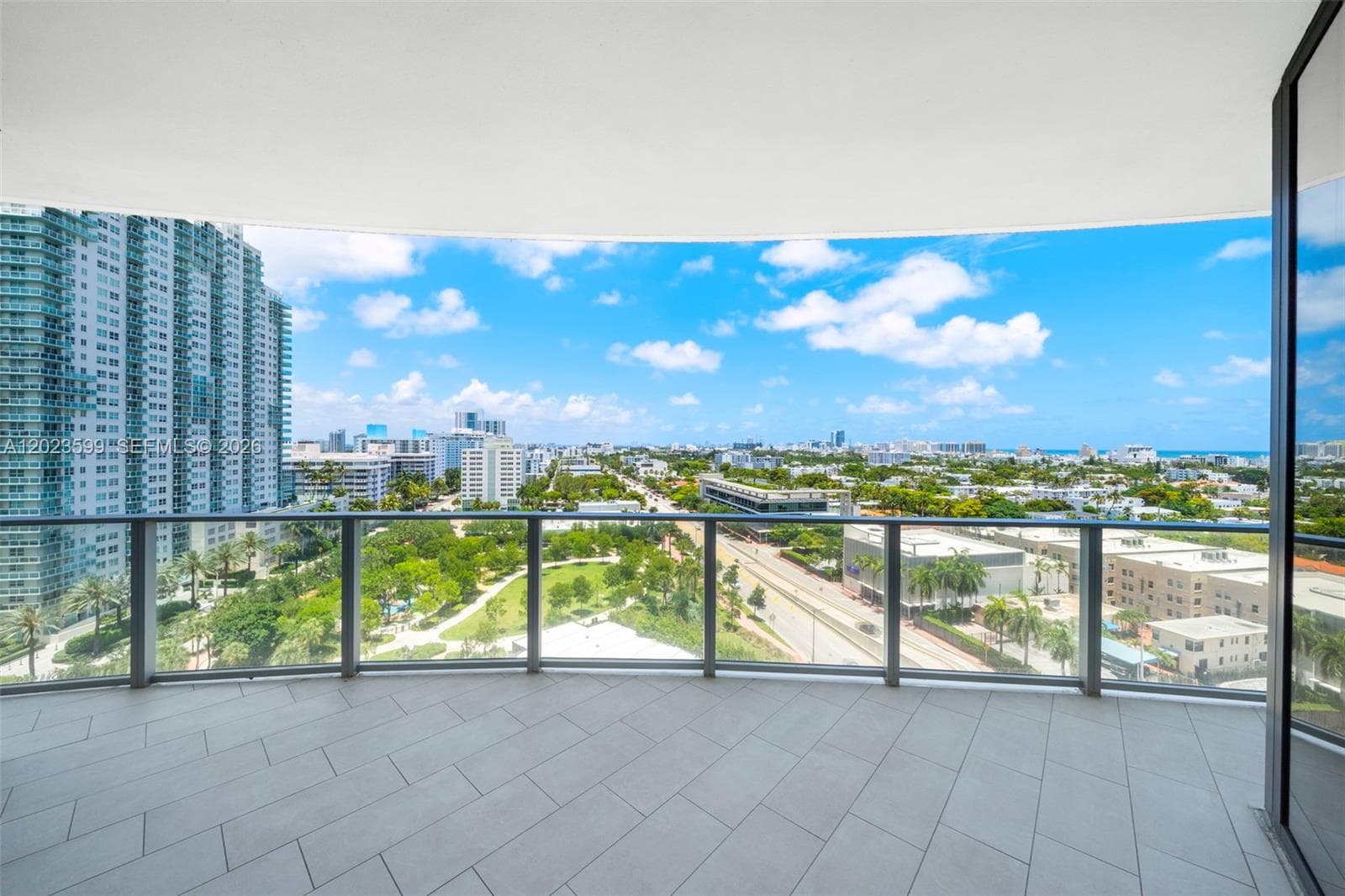 A12023599 — Miami Beach — 7