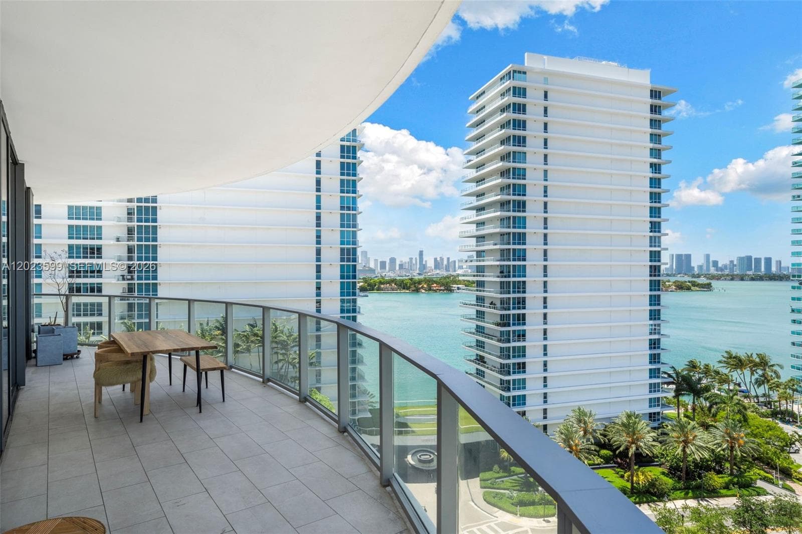 A12023599 — Miami Beach — 5