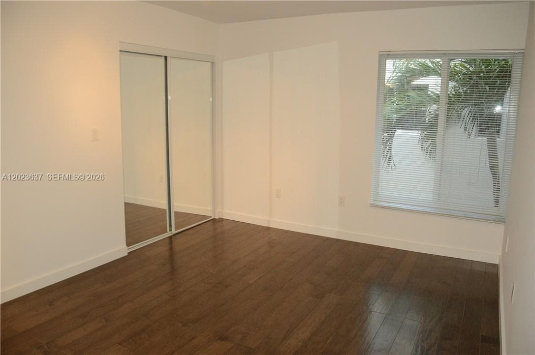 A12023637 — Miami Beach — 9