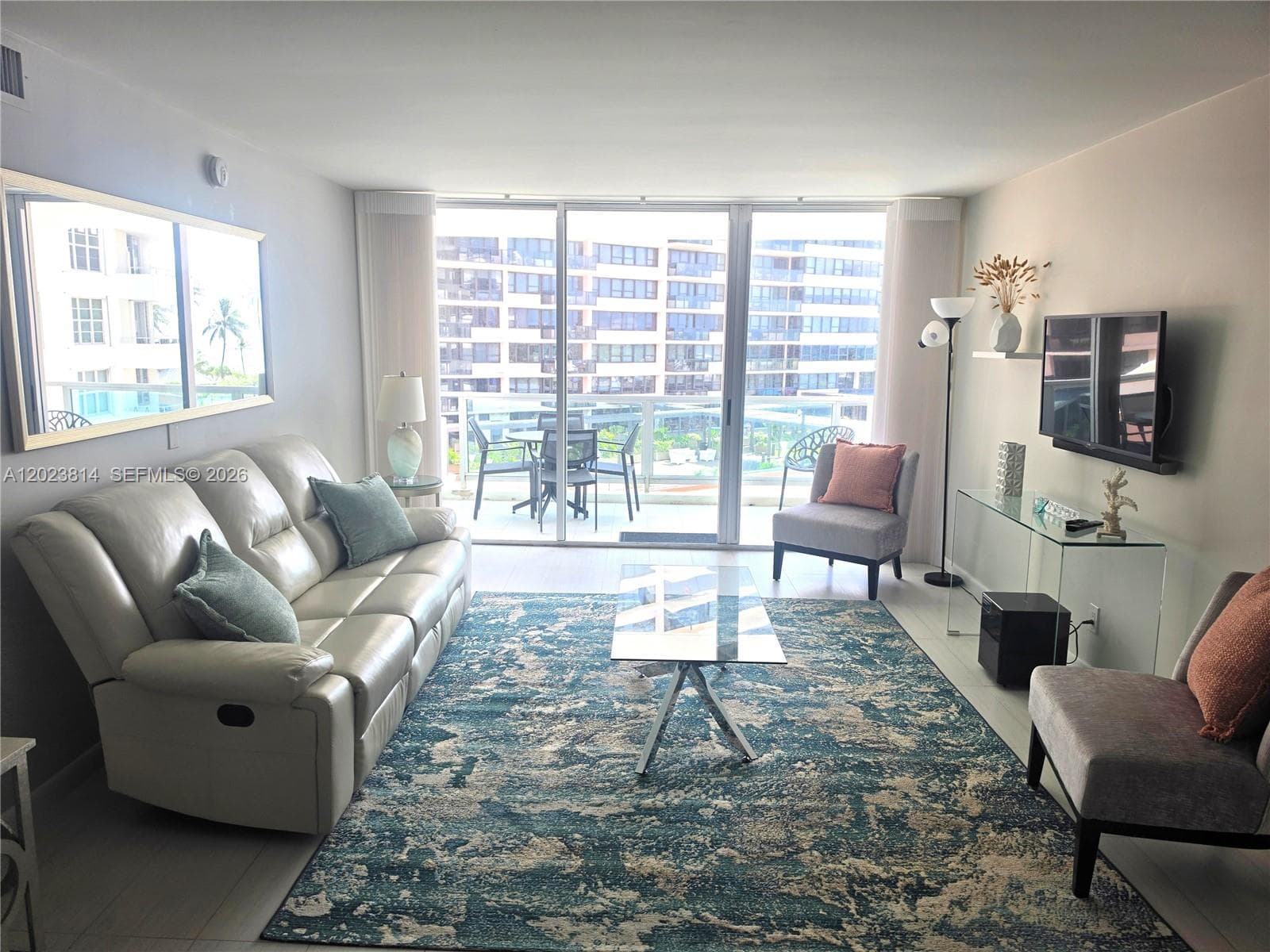 A12023814 — Miami Beach — 2