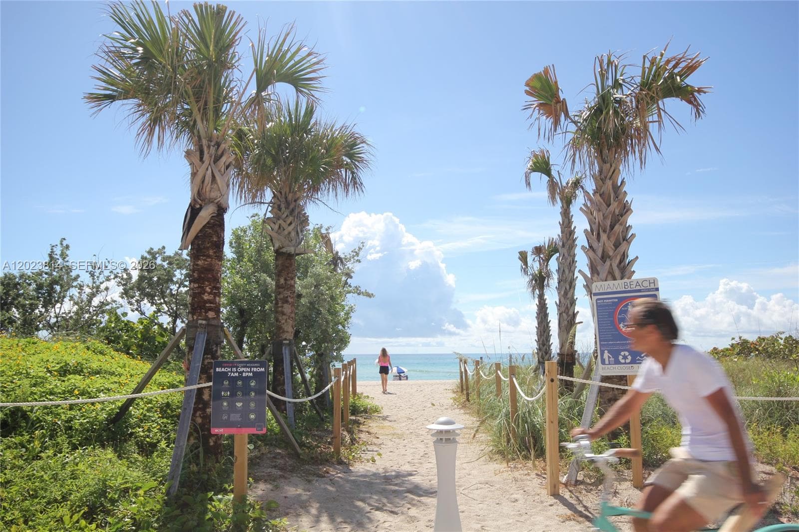 A12023814 — Miami Beach — 47