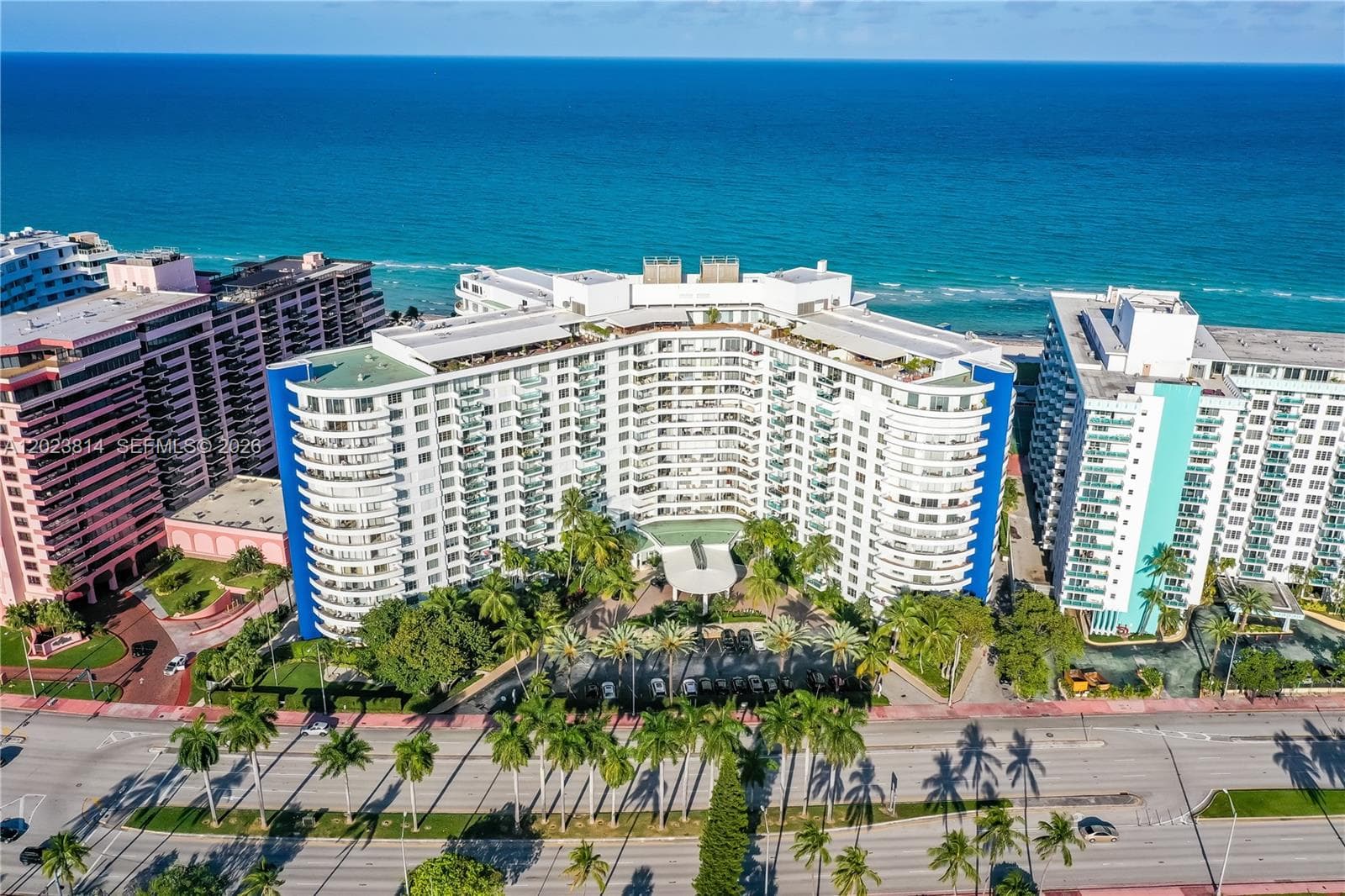 A12023814 — Miami Beach — 63