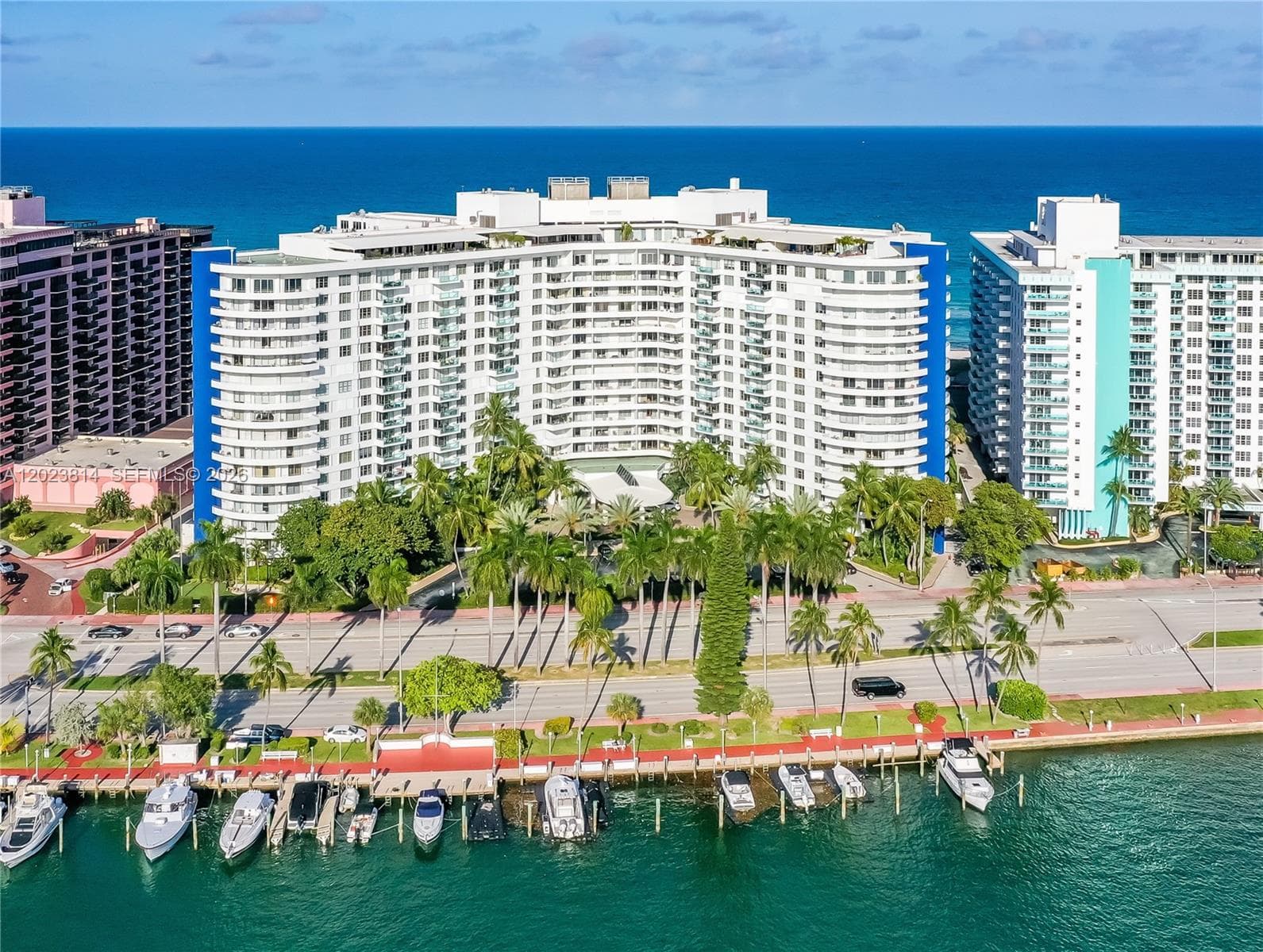 A12023814 — Miami Beach