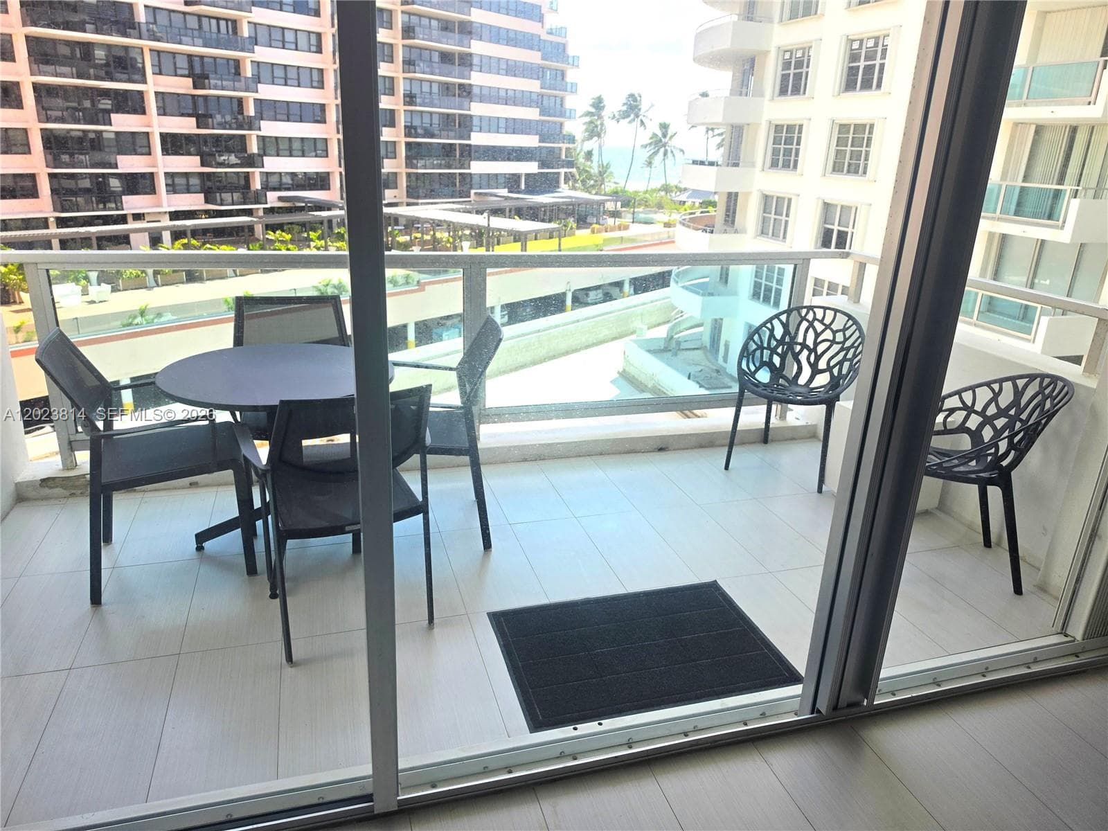 A12023814 — Miami Beach — 25
