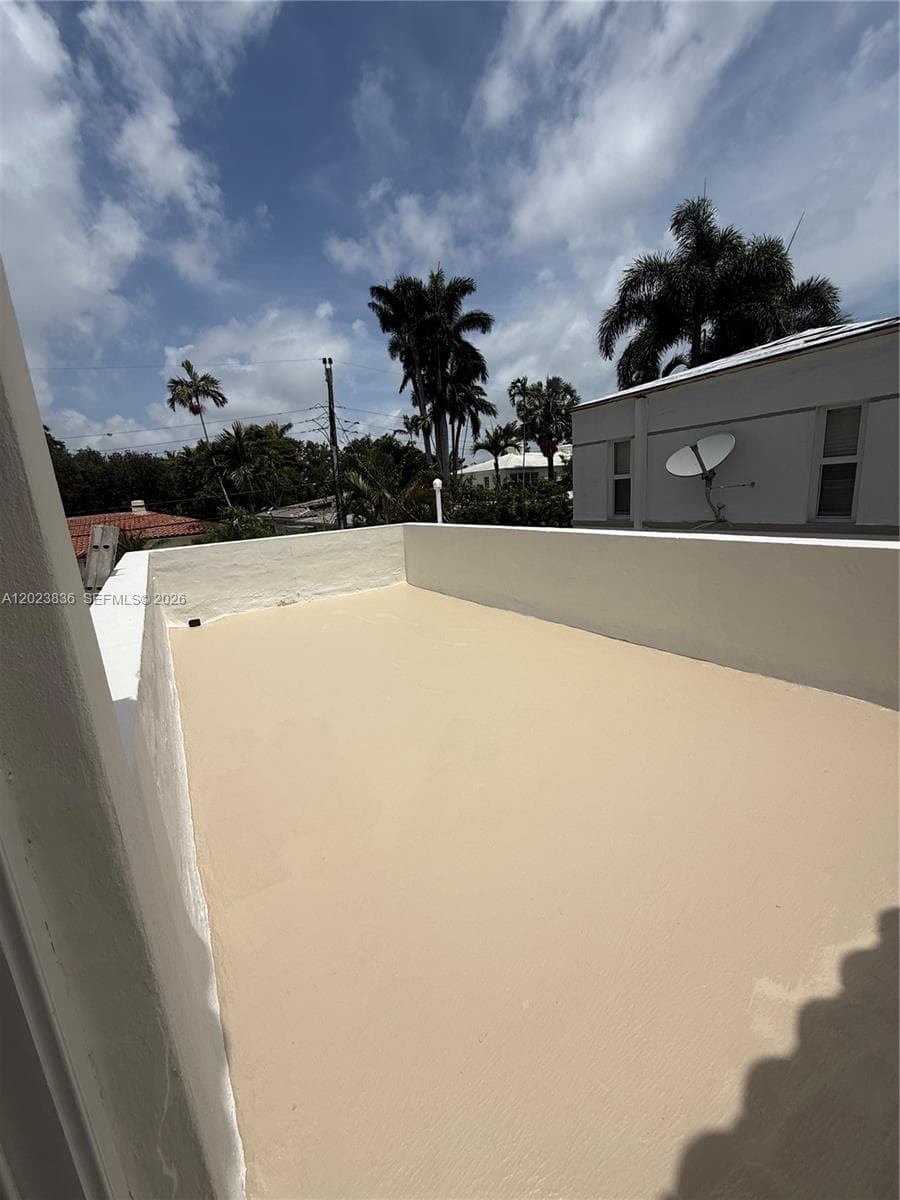 A12023836 — Miami Beach — 5