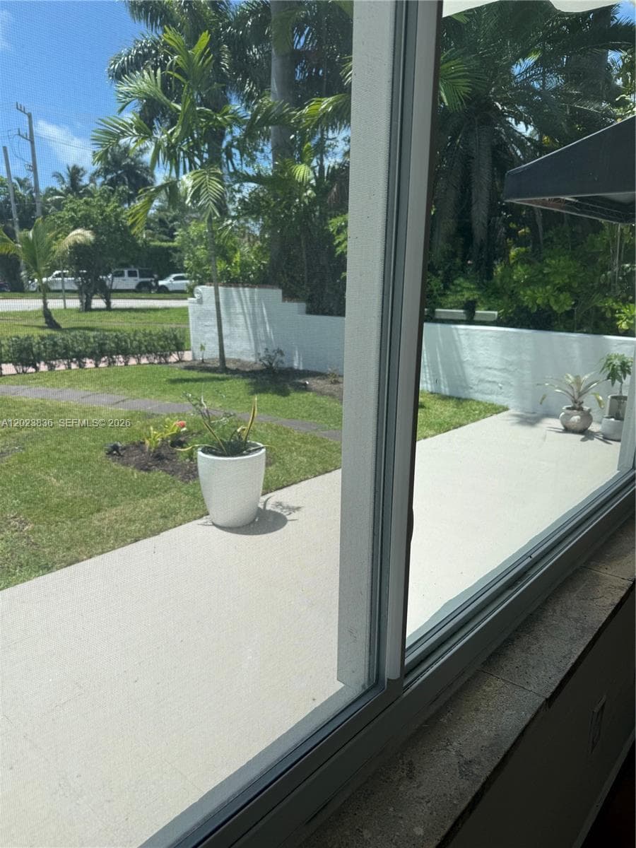 A12023836 — Miami Beach — 4