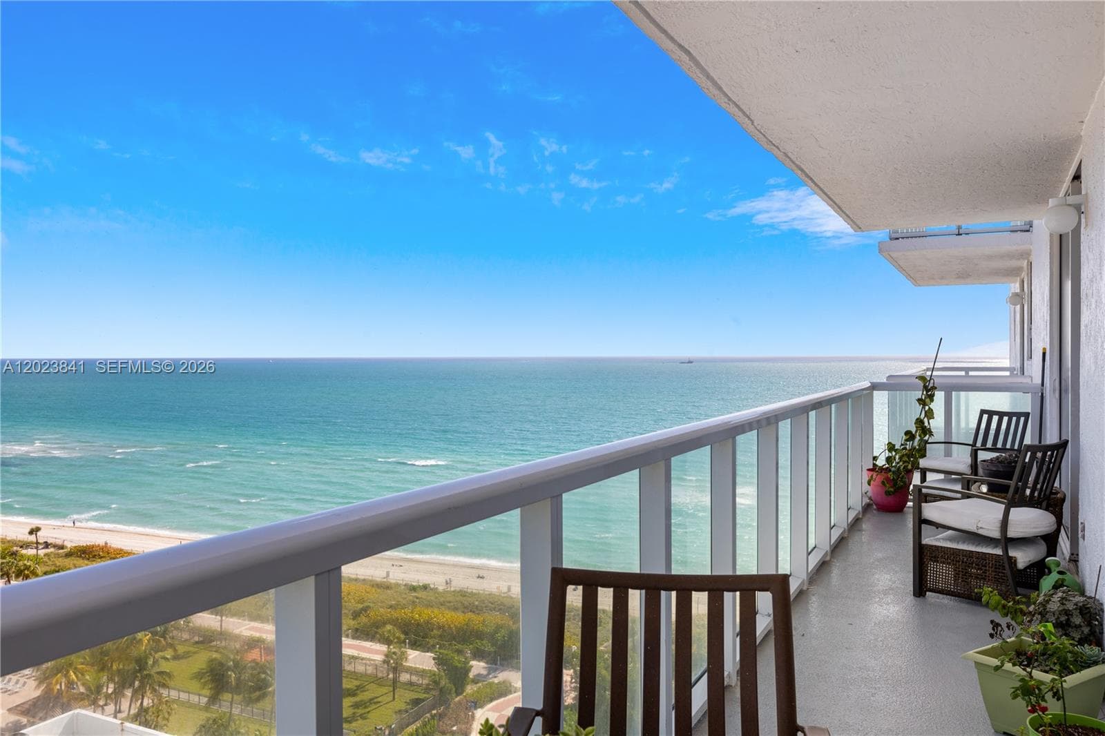 A12023841 — Miami Beach